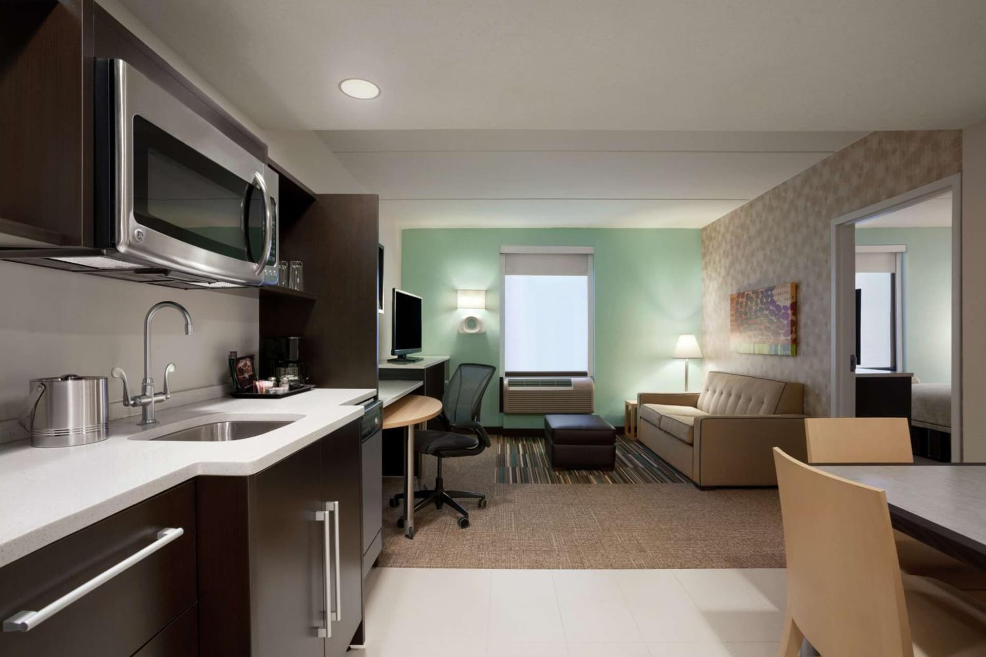 Home2 Suites by Hilton Philadelphia Convention Center gallery photo in Philadelphia, PA — image 8
