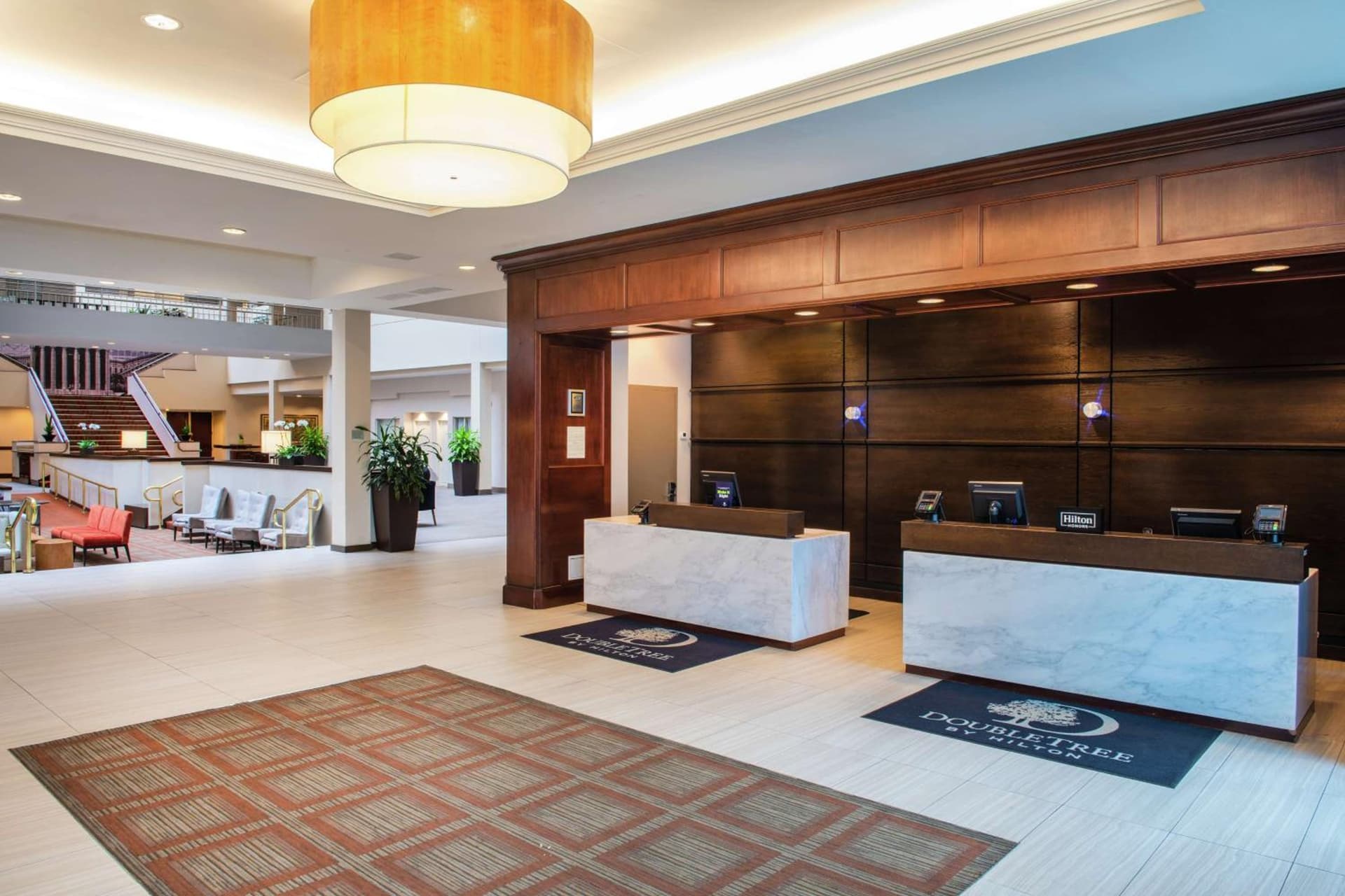 DoubleTree Suites by Hilton Hotel Philadelphia West interior in Plymouth Meeting, PA — gallery photo 2