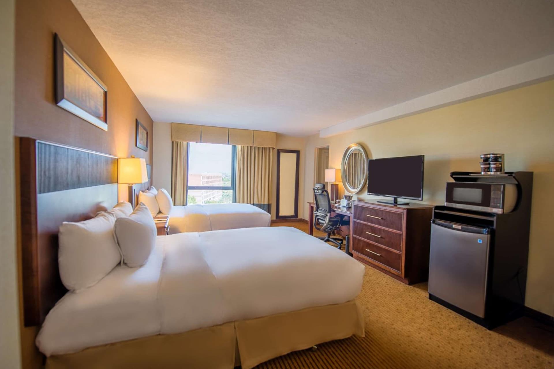 DoubleTree by Hilton Philadelphia Airport property views in Philadelphia, PA — gallery photo 3