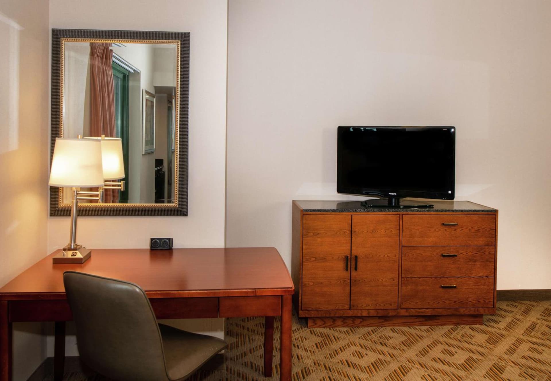 DoubleTree Suites by Hilton Hotel Philadelphia West gallery photo in Plymouth Meeting, PA — image 7