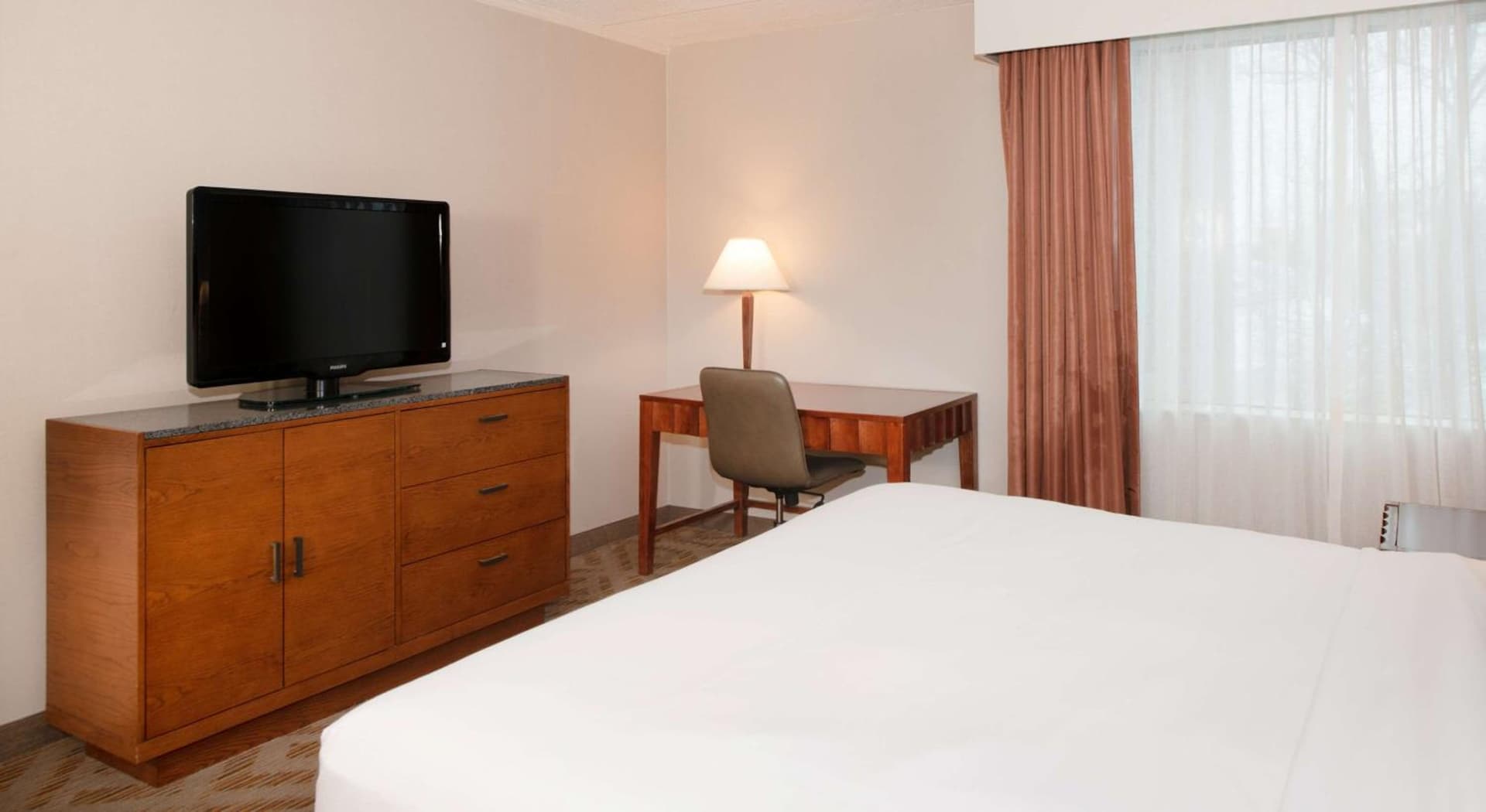 DoubleTree Suites by Hilton Hotel Philadelphia West gallery photo in Plymouth Meeting, PA — image 4