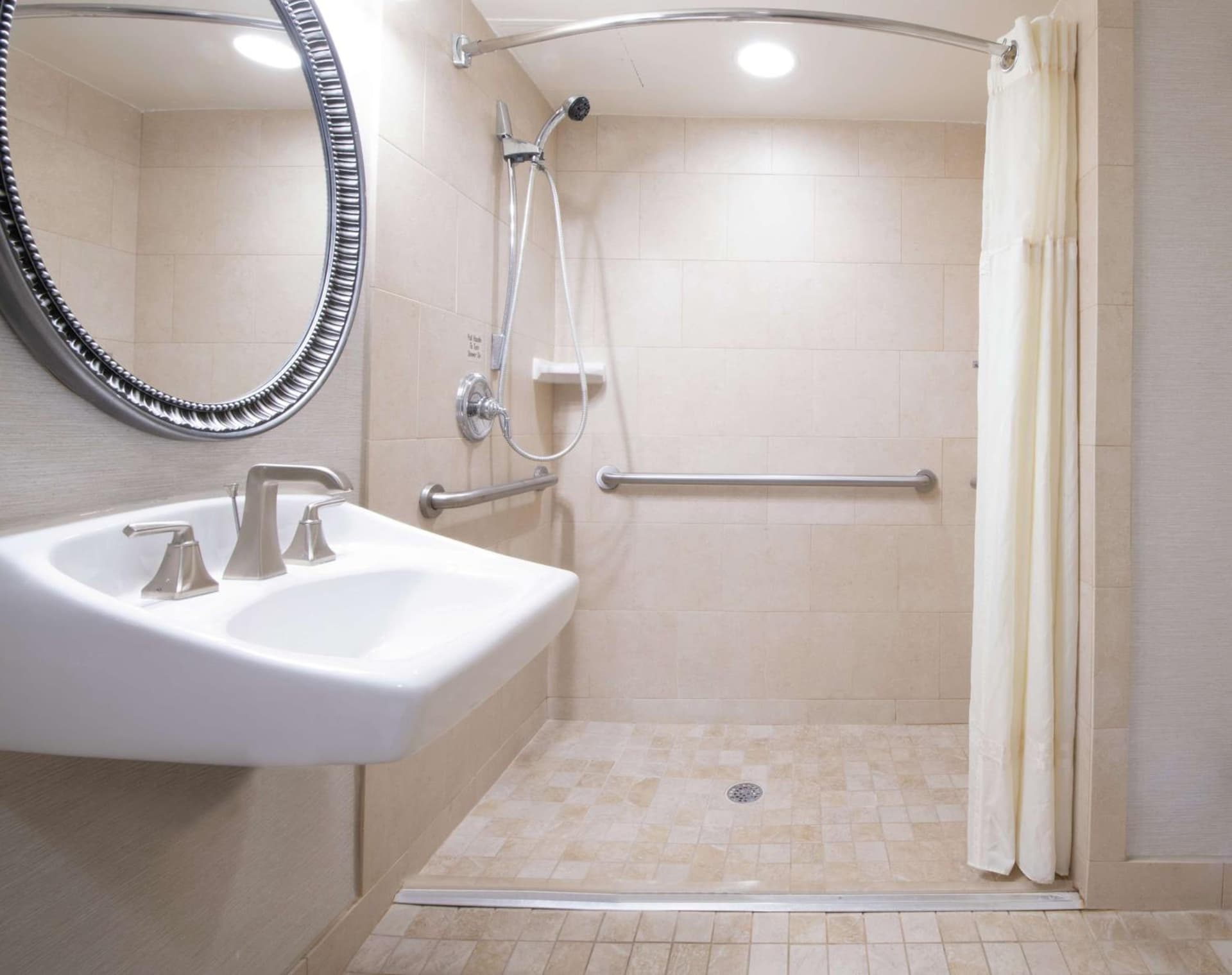 DoubleTree Suites by Hilton Hotel Philadelphia West gallery photo in Plymouth Meeting, PA — image 38