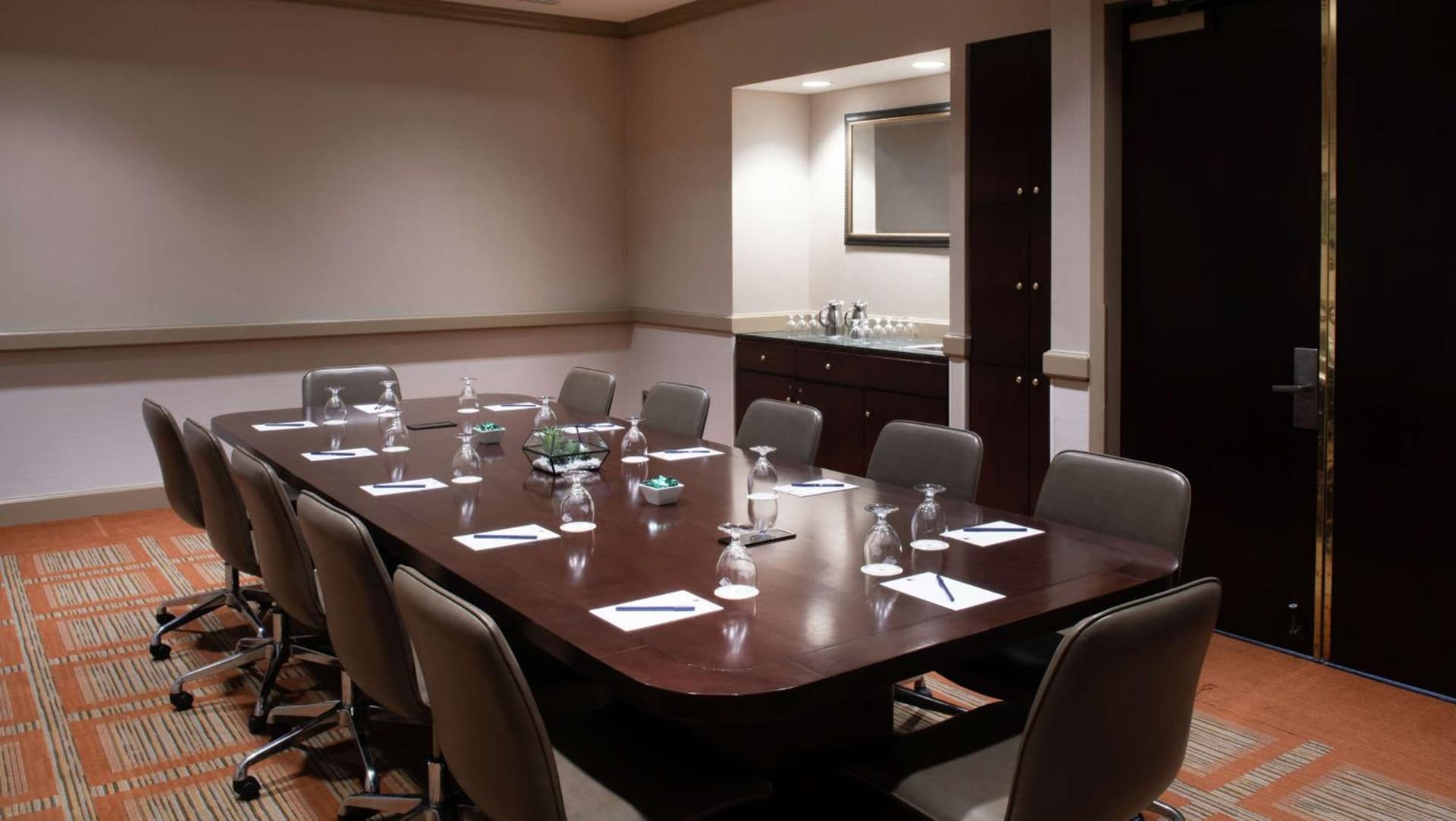 DoubleTree Suites by Hilton Hotel Philadelphia West gallery photo in Plymouth Meeting, PA — image 13