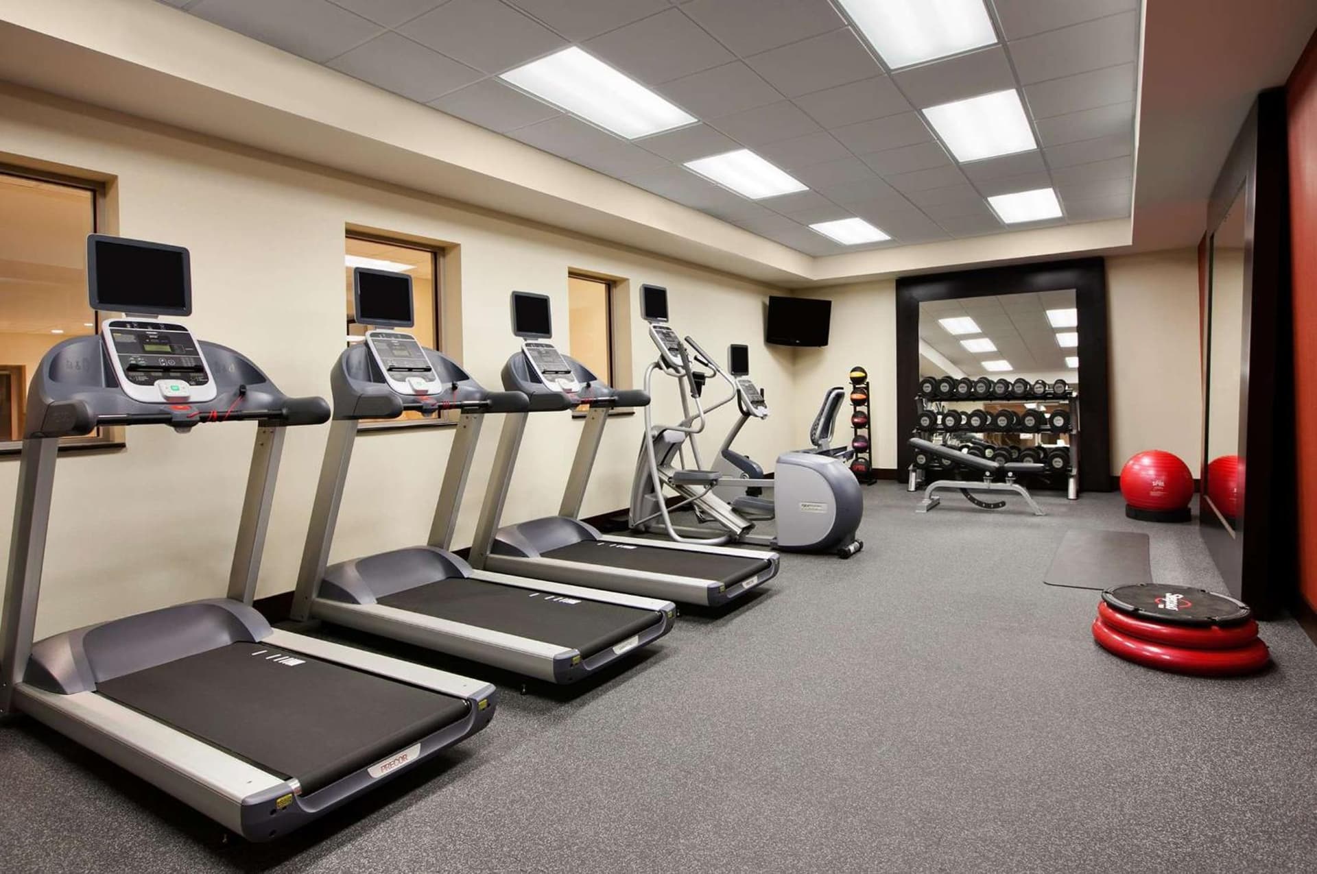 Hampton Inn Limerick interior in Limerick, PA — gallery photo 2