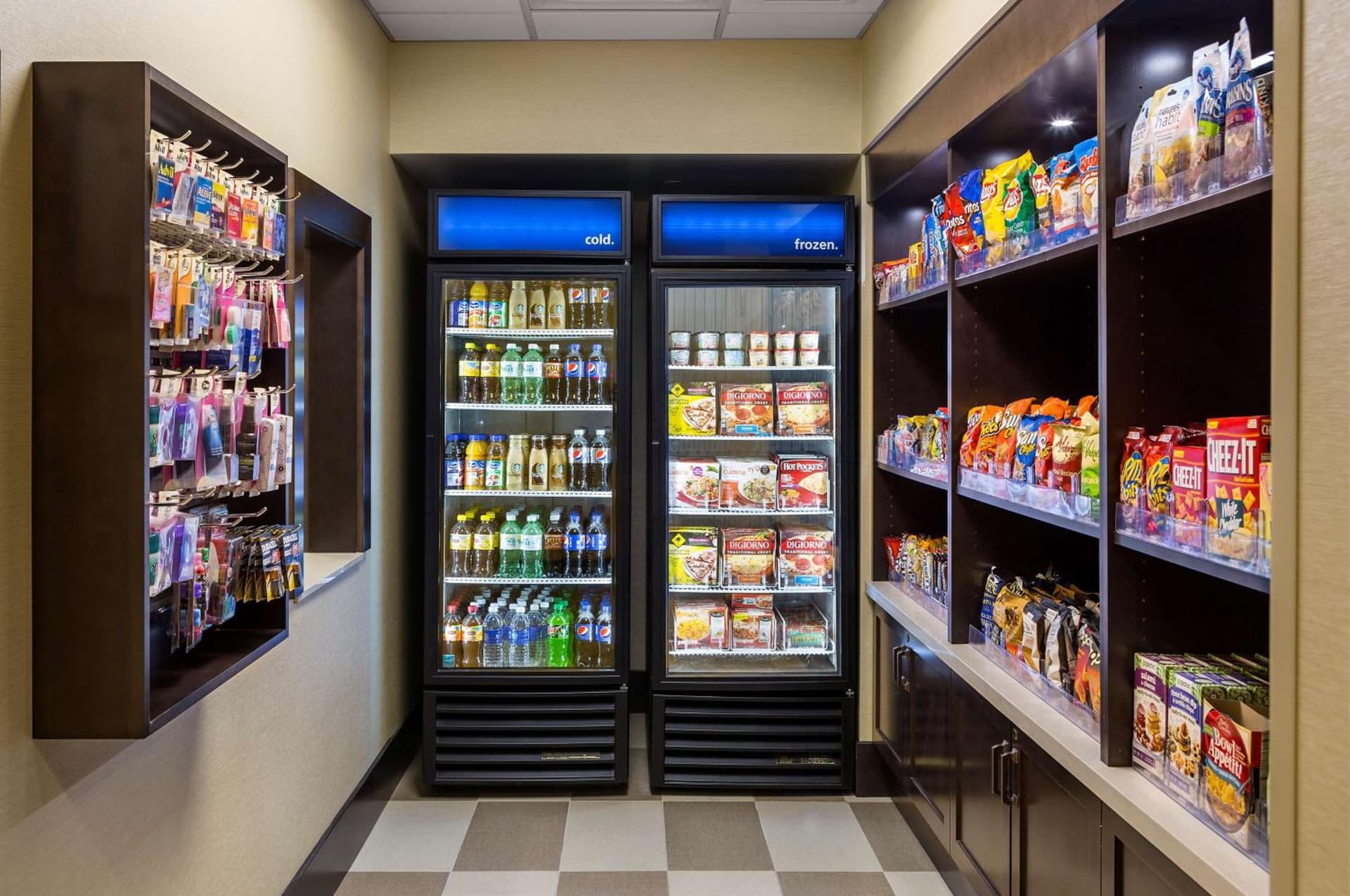 Hampton Inn & Suites Philadelphia Montgomeryville interior in North Wales, PA — gallery photo 2