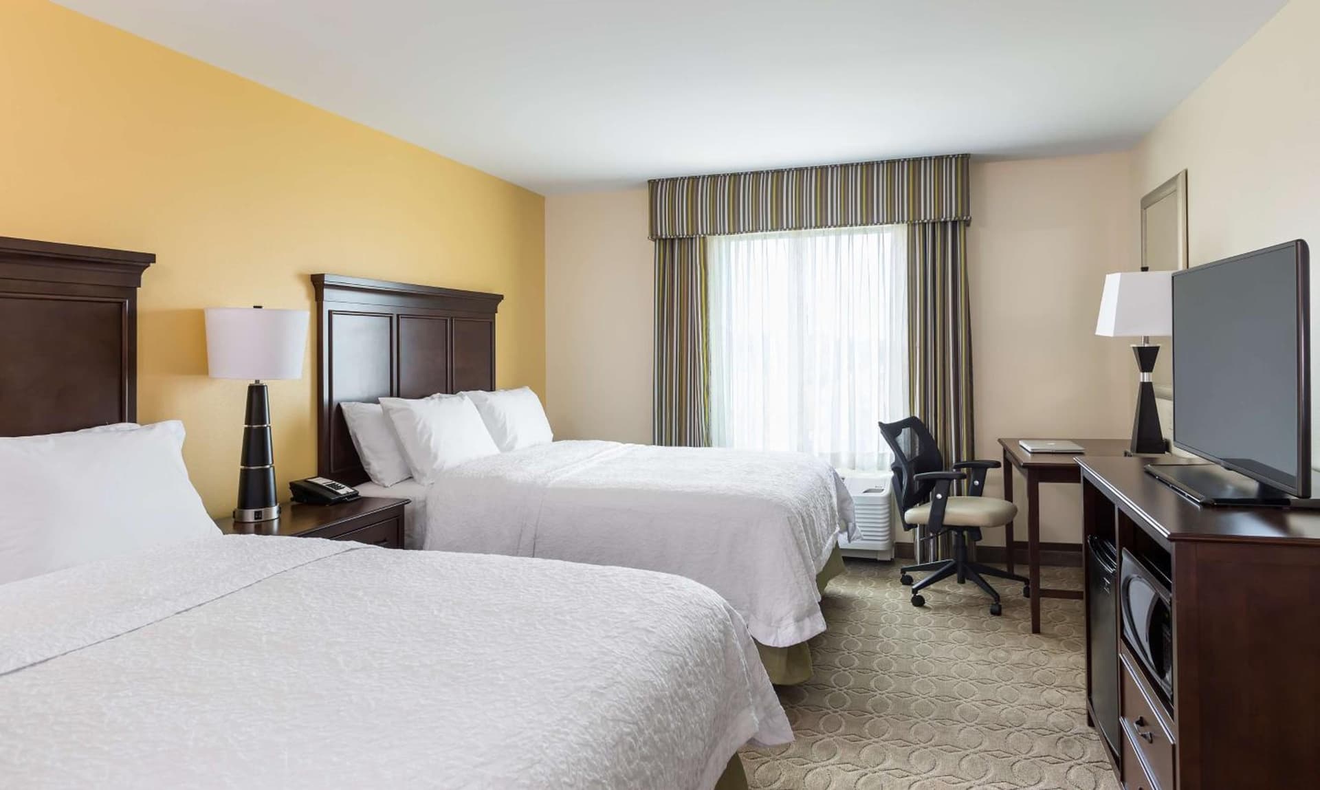 Hampton Inn & Suites Philadelphia Montgomeryville gallery photo in North Wales, PA — image 12