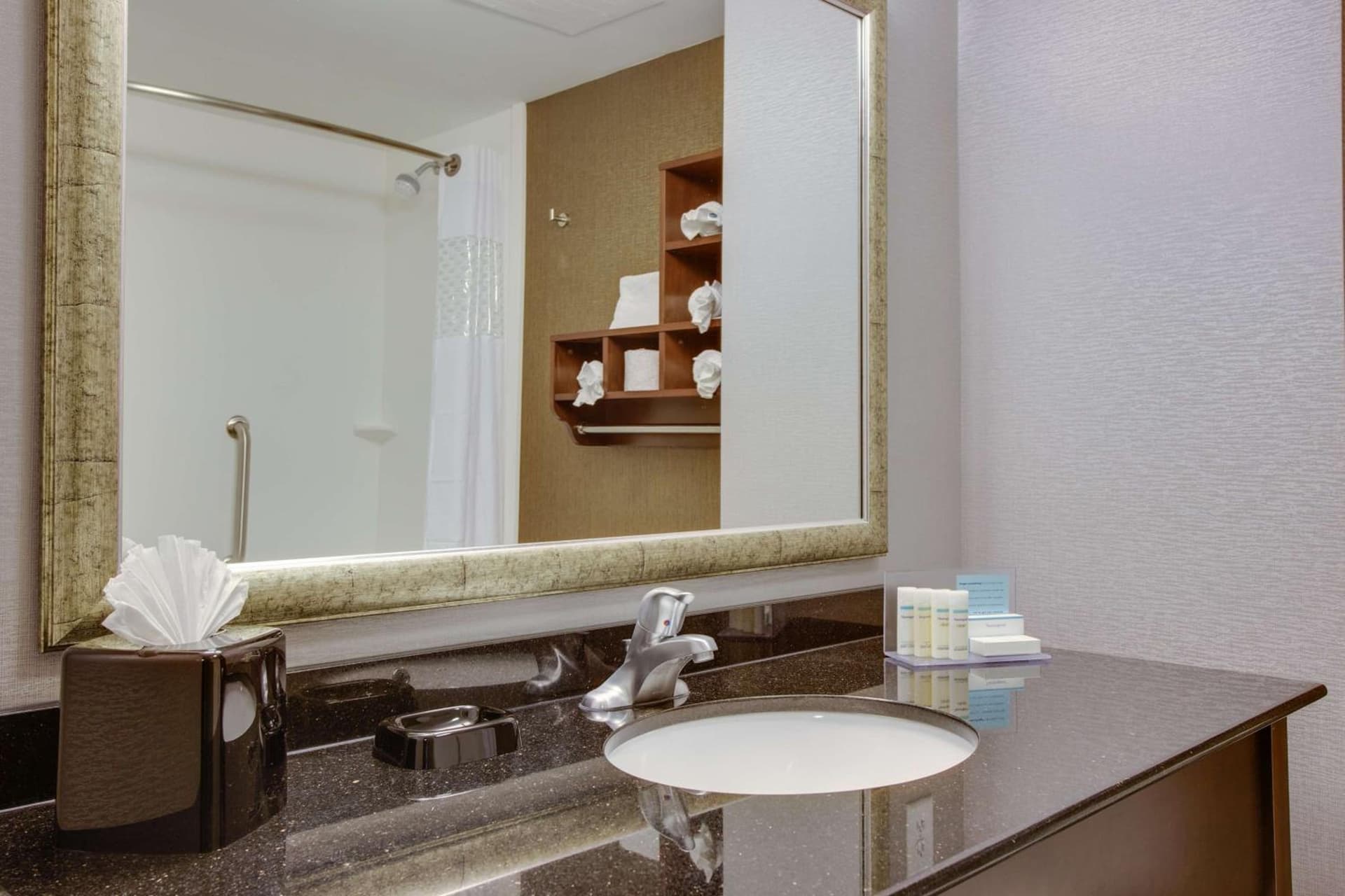 Hampton Inn & Suites Philadelphia/Bensalem gallery photo in Bensalem, PA — image 26
