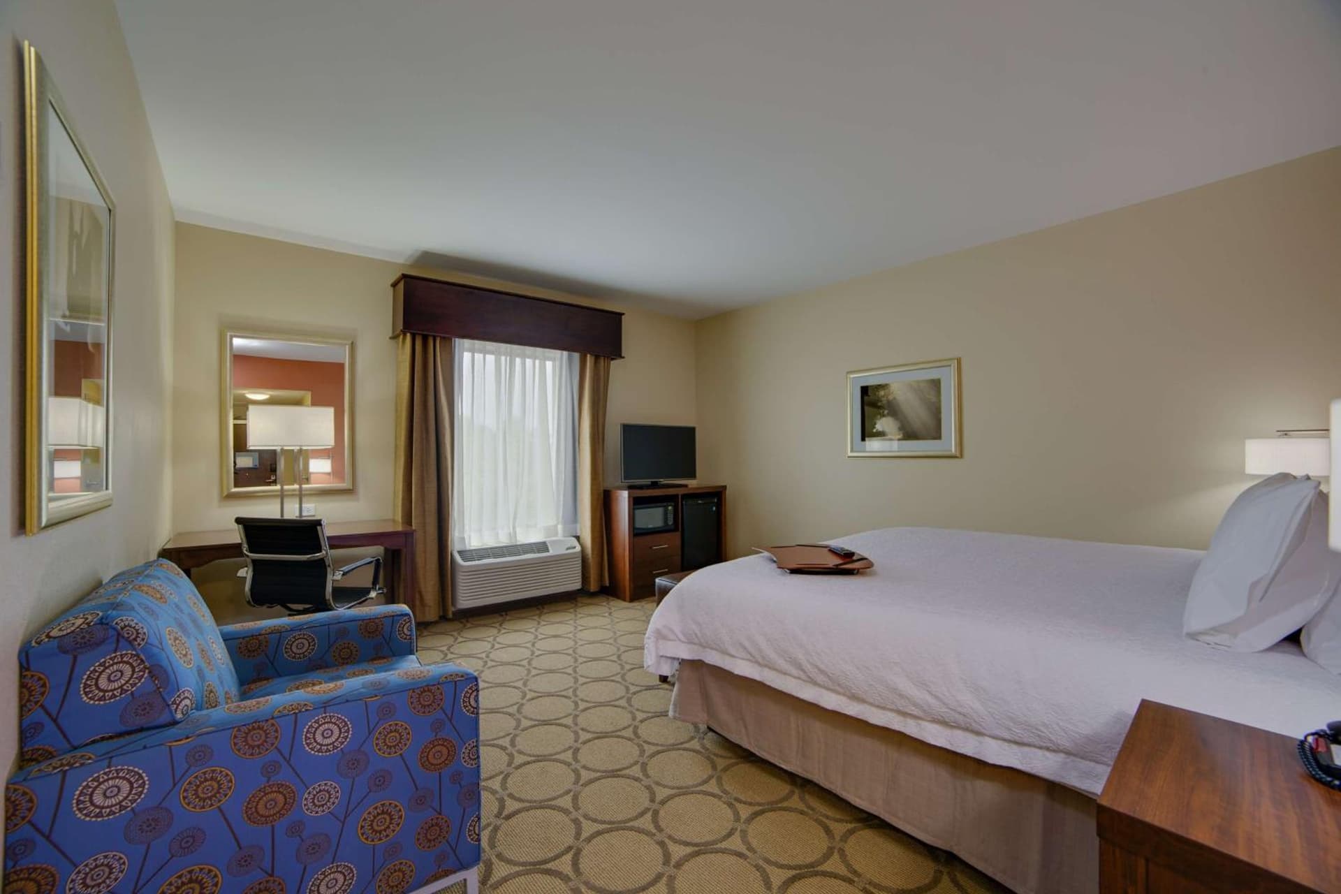 Hampton Inn & Suites Philadelphia/Bensalem gallery photo in Bensalem, PA — image 24
