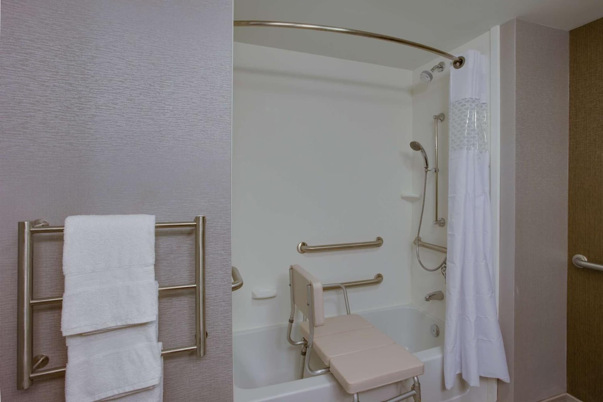 Hampton Inn & Suites Philadelphia/Bensalem gallery photo in Bensalem, PA — image 5