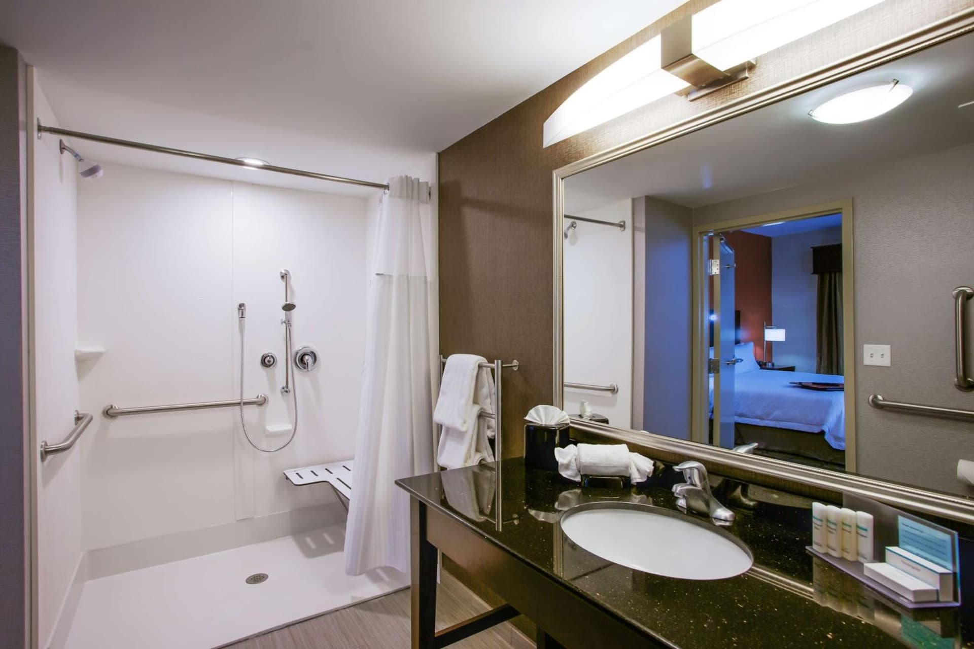 Hampton Inn & Suites Philadelphia/Bensalem gallery photo in Bensalem, PA — image 23