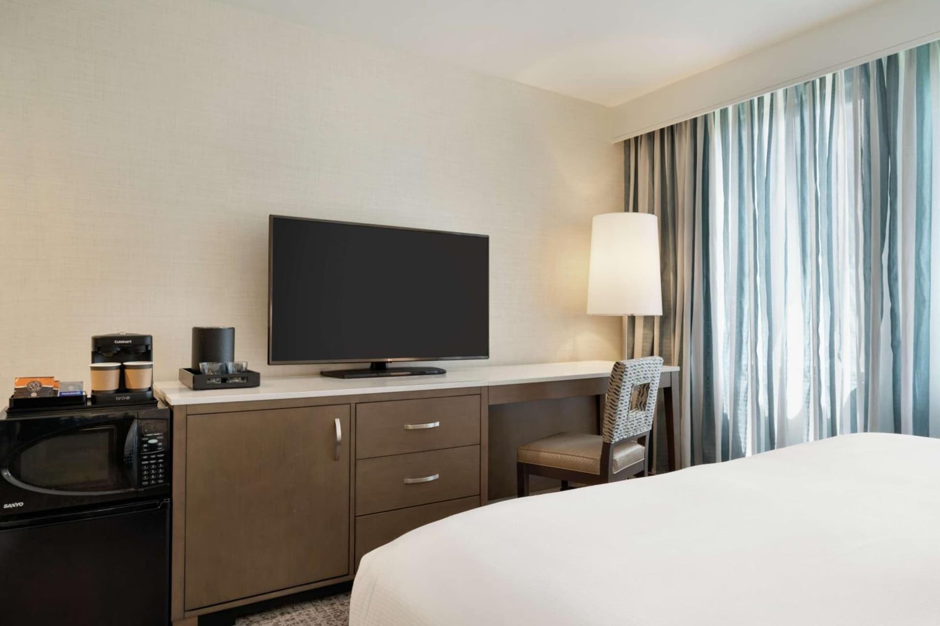 Embassy Suites by Hilton Philadelphia Valley Forge property views in Wayne, PA — gallery photo 3