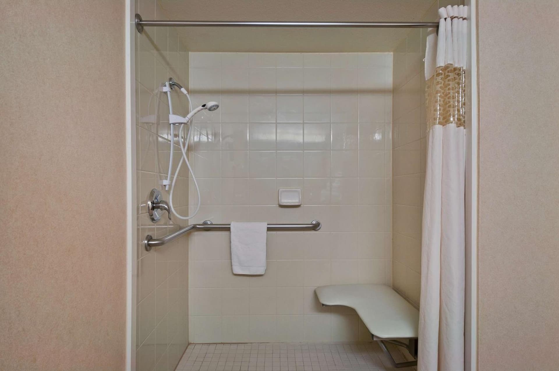 Hampton Inn Phoenix/Anthem gallery photo in Anthem, AZ — image 11