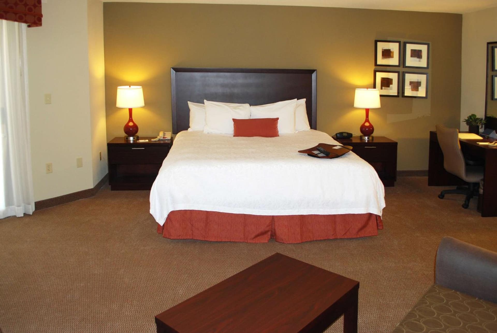 Hampton Inn & Suites Phoenix/Gilbert interior in Gilbert, AZ — gallery photo 2