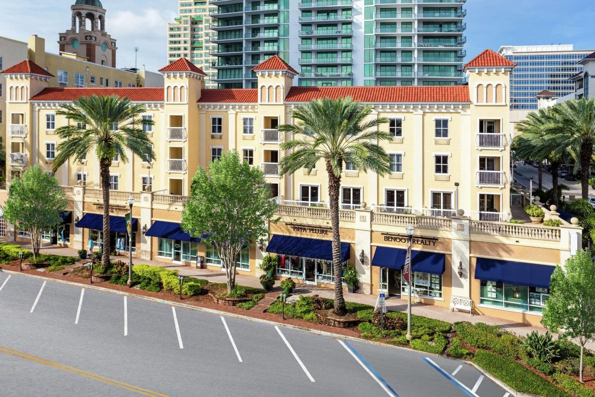 Hampton Inn & Suites St. Petersburg/Downtown interior in St Petersburg, FL — gallery photo 2