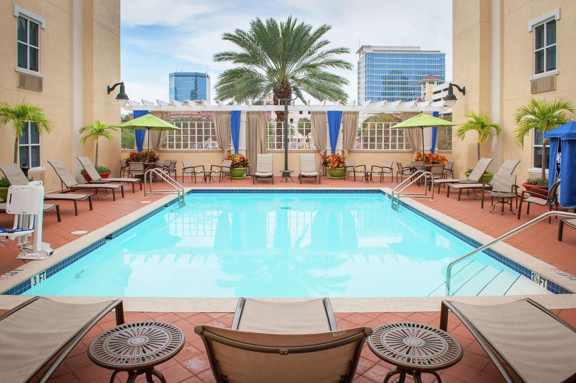 Hampton Inn & Suites St. Petersburg/Downtown gallery photo in St Petersburg, FL — image 38