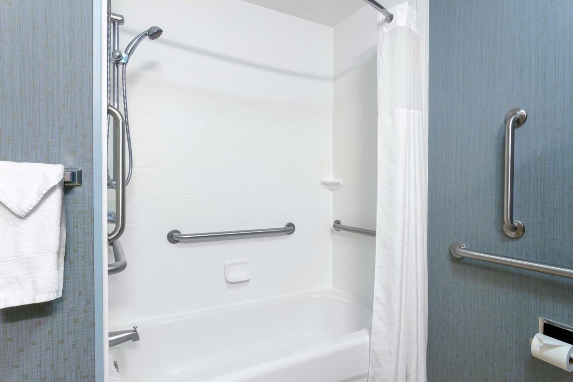 Hampton Inn & Suites St. Petersburg/Downtown interior in St Petersburg, FL — gallery photo 2
