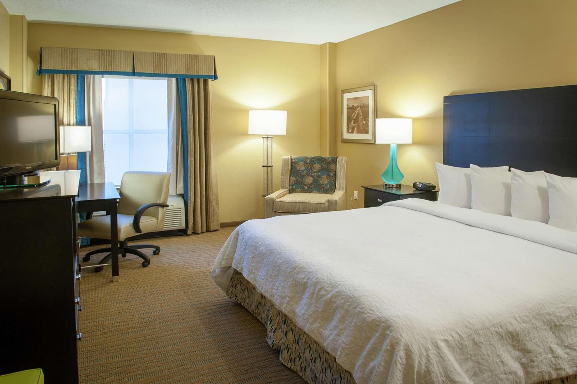Hampton Inn & Suites St. Petersburg/Downtown gallery photo in St Petersburg, FL — image 17