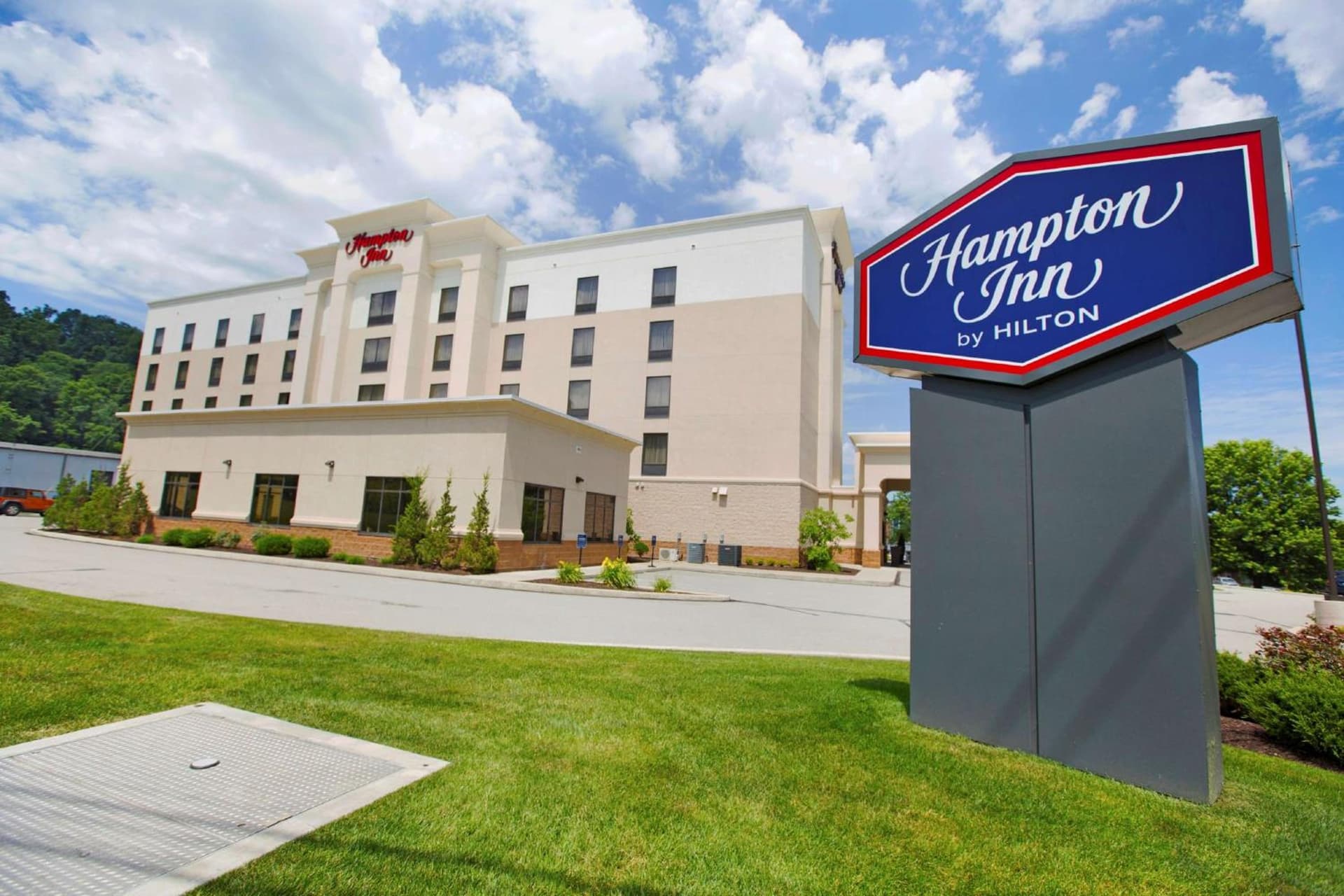 Hampton Inn Bridgeville featured exterior or lobby in Bridgeville, PA — similar hotel