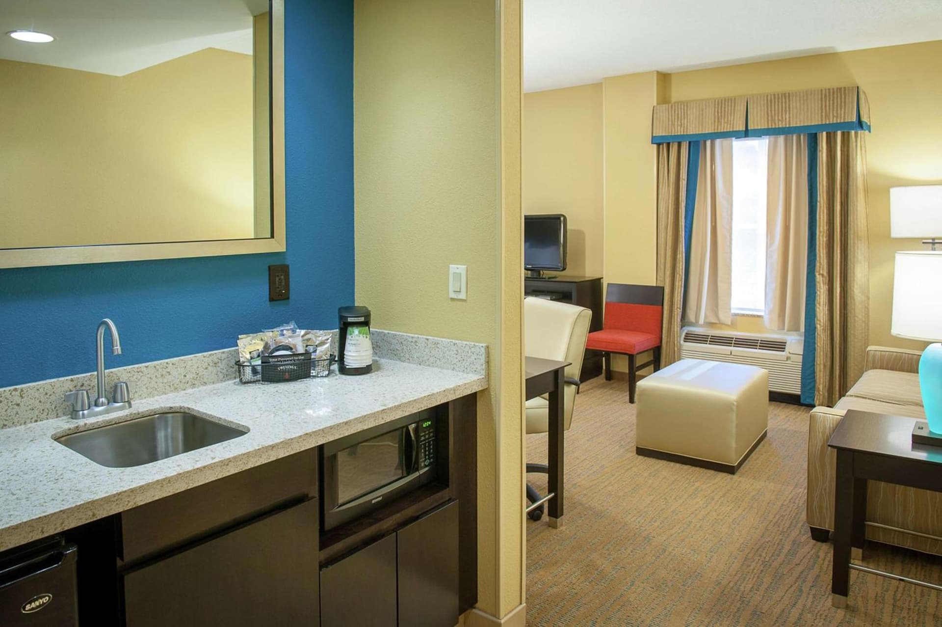 Hampton Inn & Suites St. Petersburg/Downtown gallery photo in St Petersburg, FL — image 9