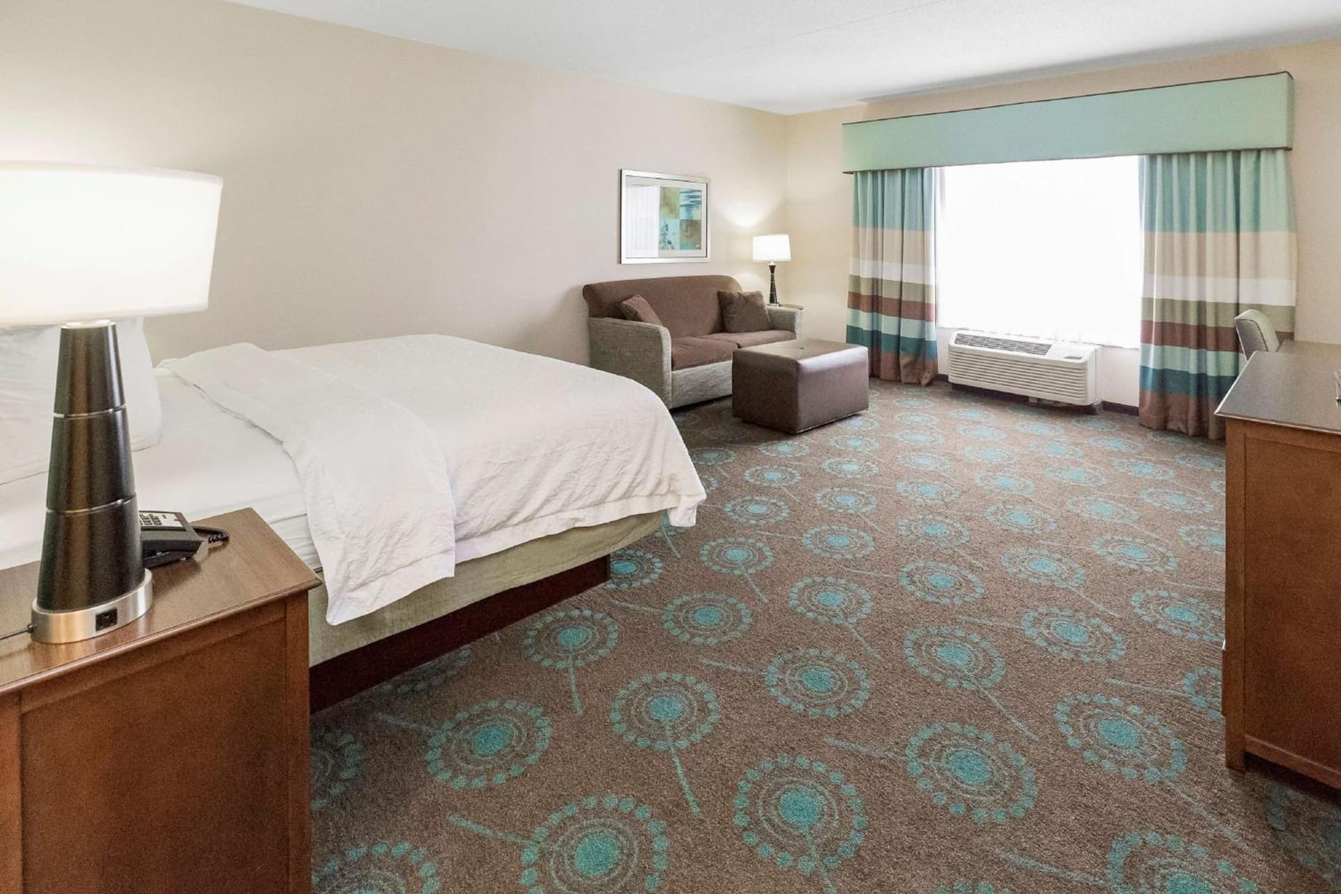 Hampton Inn Bridgeville gallery photo in Bridgeville, PA — image 33
