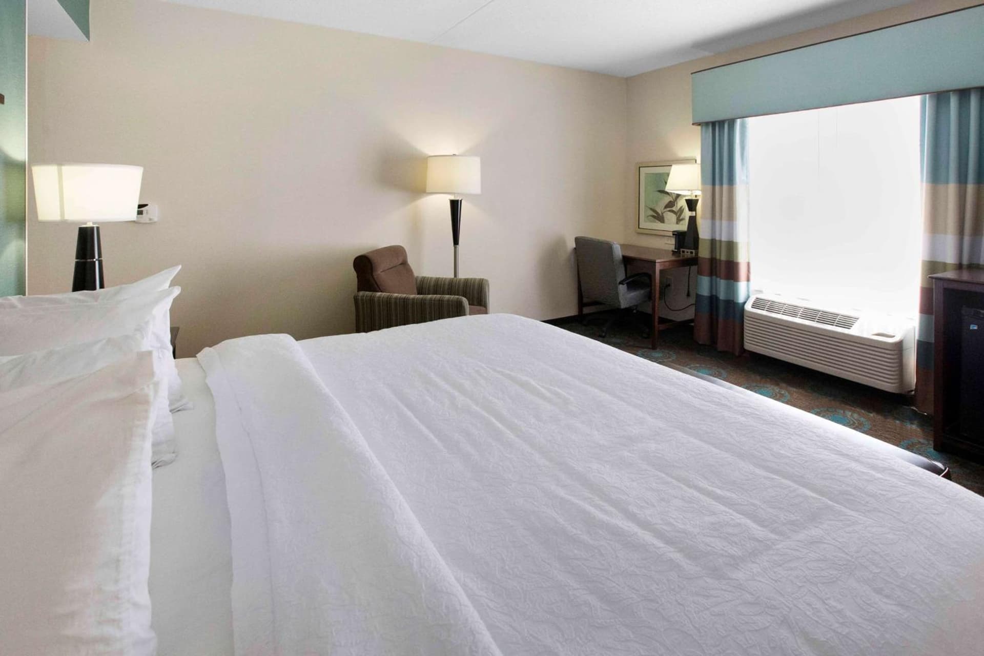 Hampton Inn Bridgeville gallery photo in Bridgeville, PA — image 9