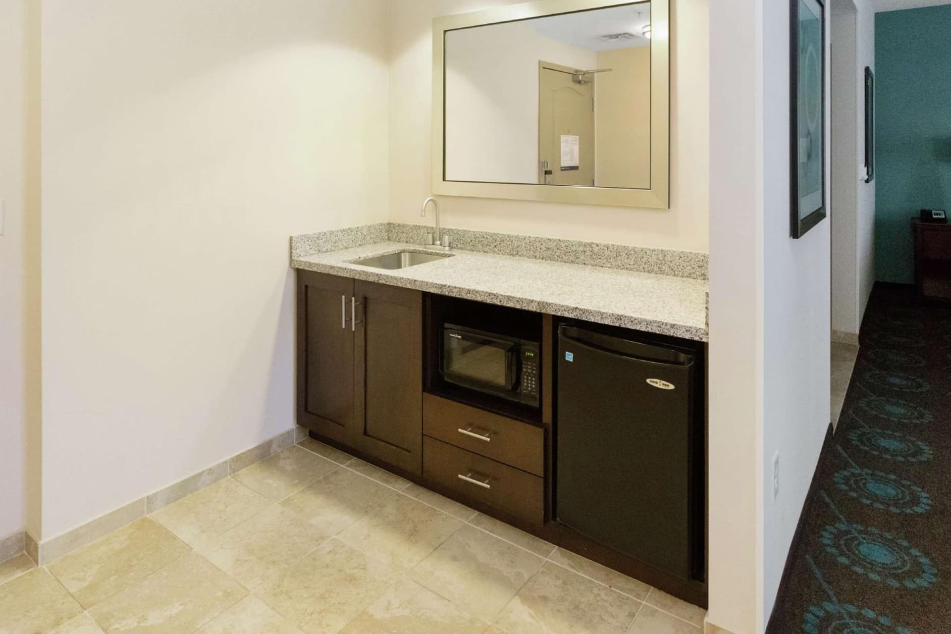 Hampton Inn Bridgeville gallery photo in Bridgeville, PA — image 12