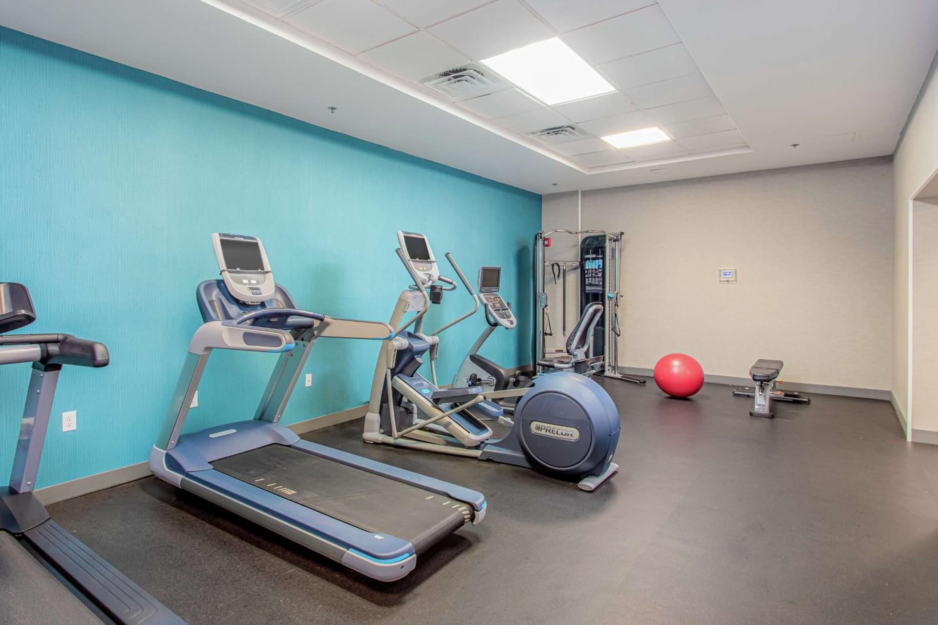 Hampton Inn Pensacola Beach gallery photo in Pensacola Beach, FL — image 27