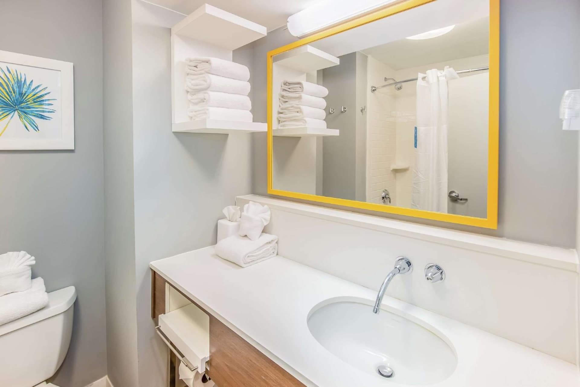 Hampton Inn Pensacola Beach gallery photo in Pensacola Beach, FL — image 40