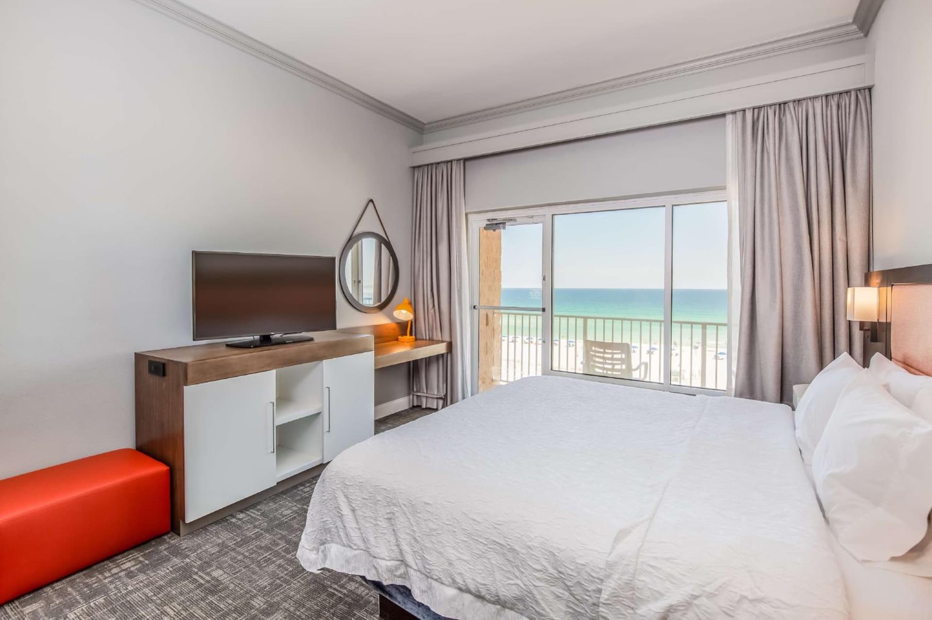 Hampton Inn Pensacola Beach gallery photo in Pensacola Beach, FL — image 13