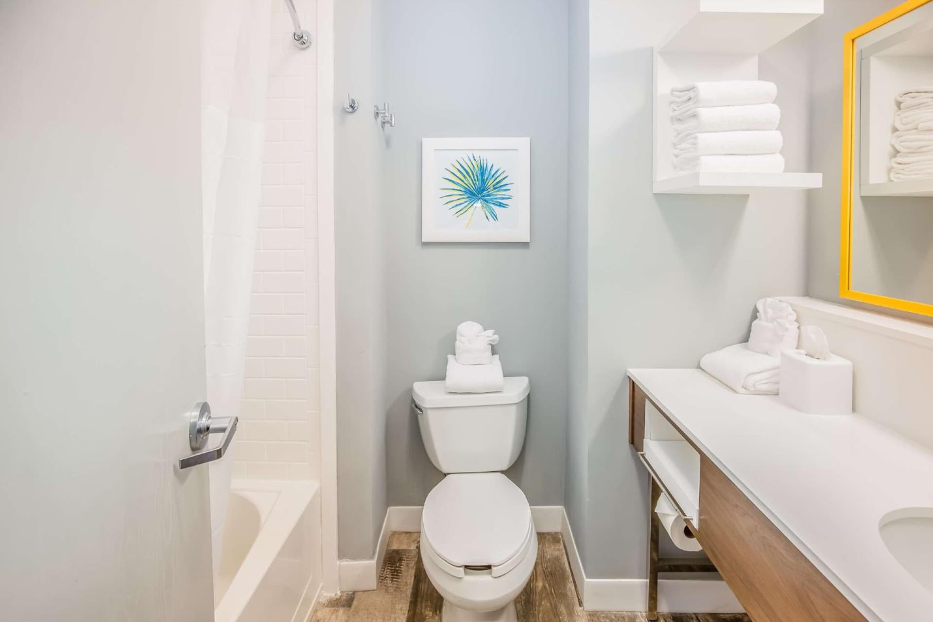 Hampton Inn Pensacola Beach gallery photo in Pensacola Beach, FL — image 31