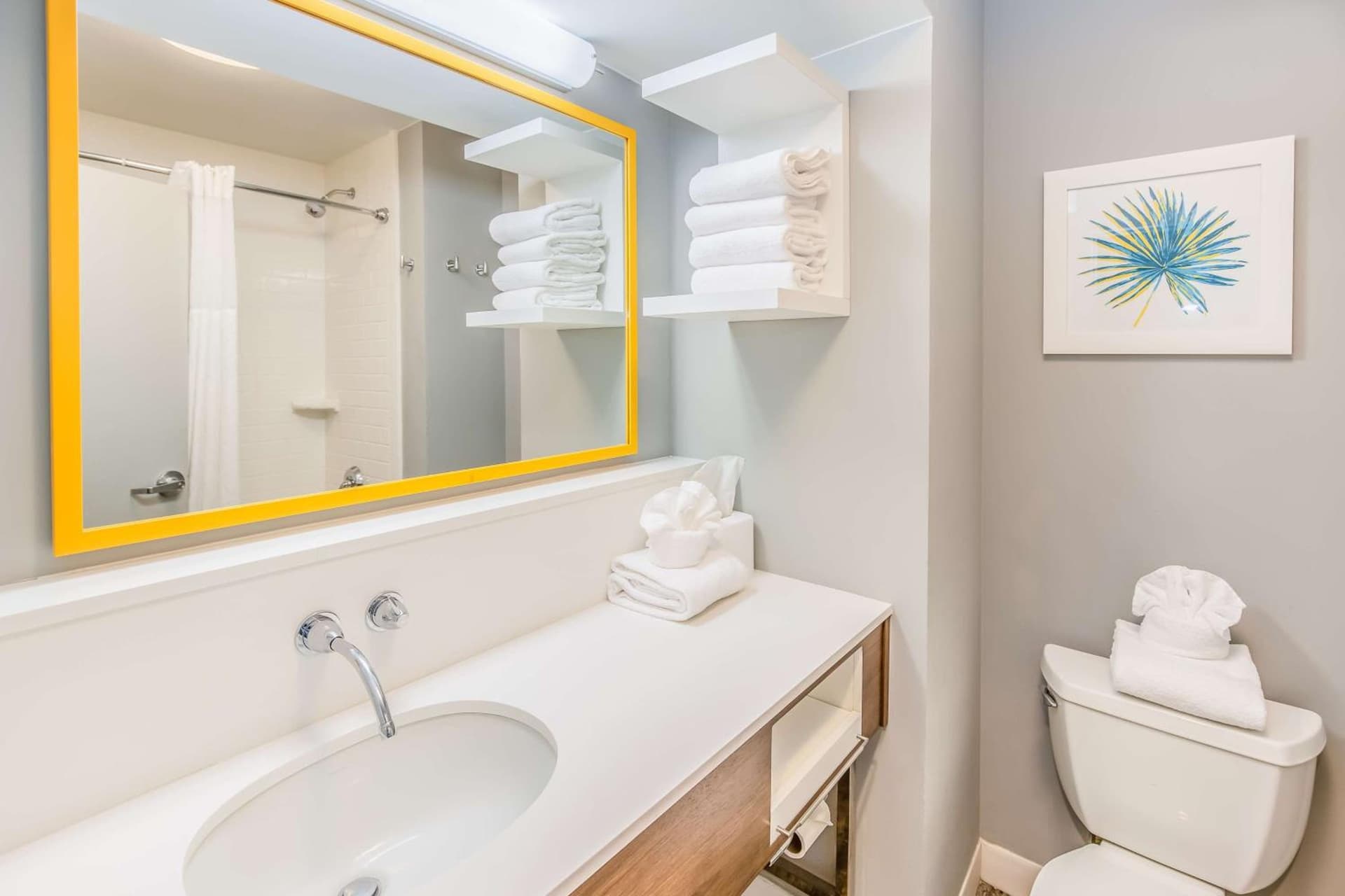 Hampton Inn Pensacola Beach gallery photo in Pensacola Beach, FL — image 17