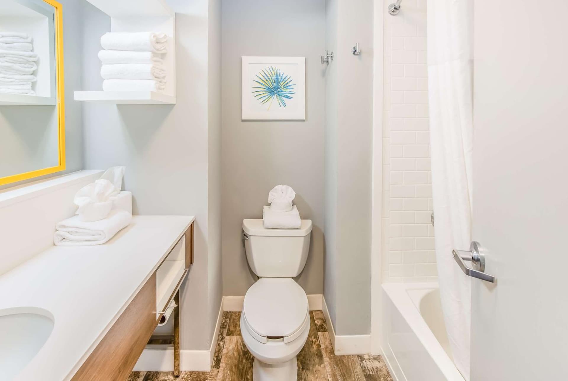 Hampton Inn Pensacola Beach gallery photo in Pensacola Beach, FL — image 7