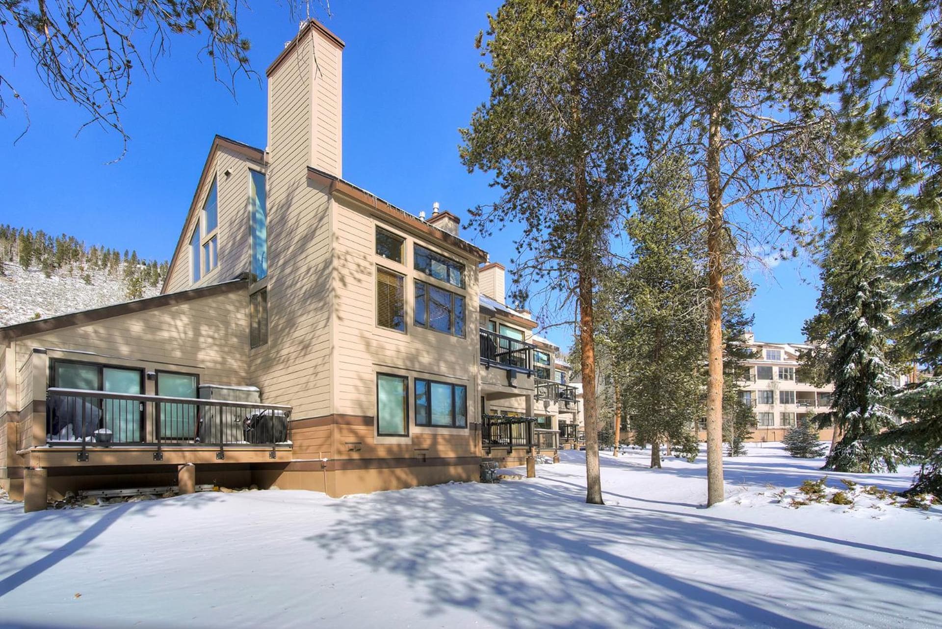 Aspen Ridge Condominiums by Vail Resorts featured exterior or lobby in Keystone, CO — similar hotel