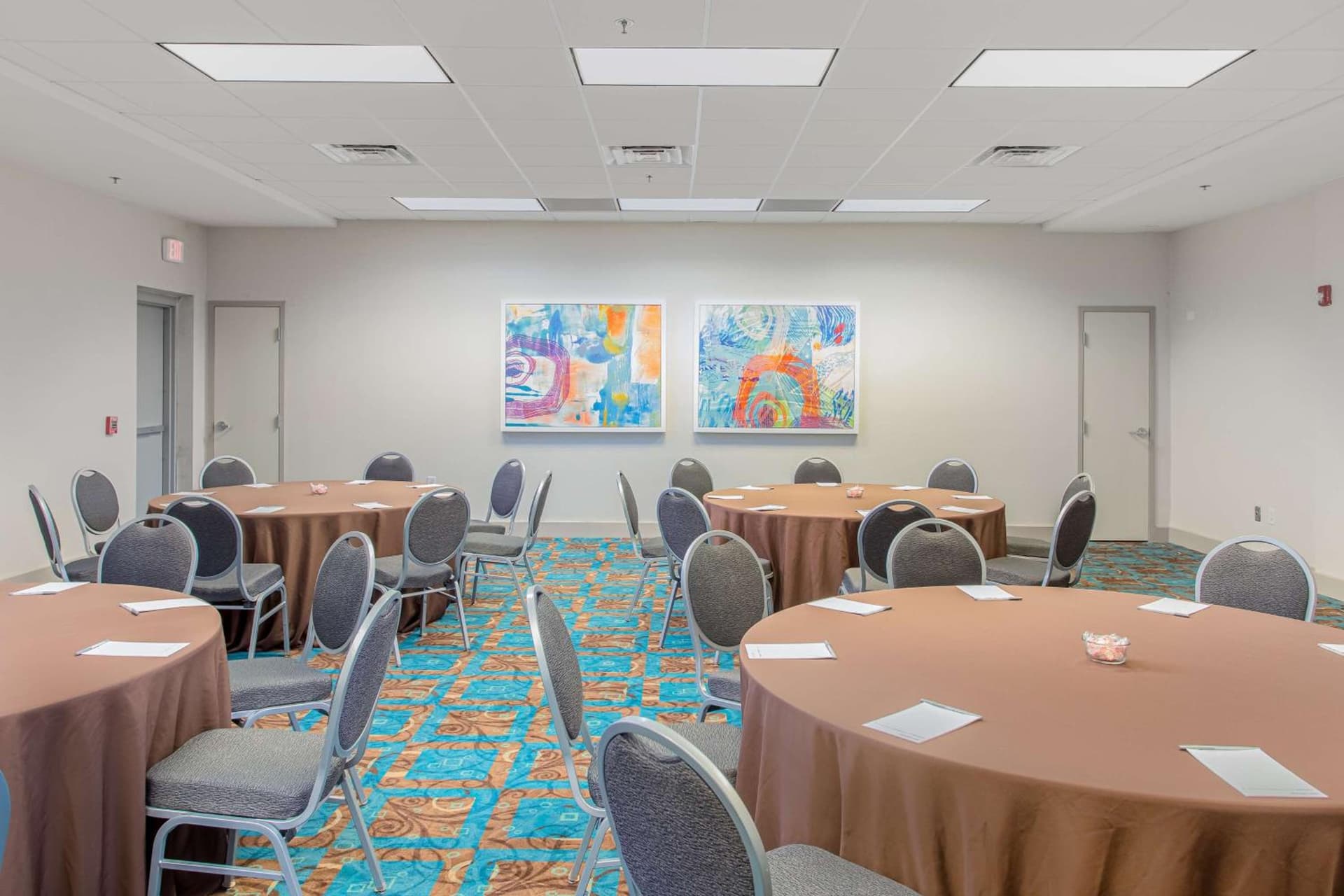 Hampton Inn Pensacola Beach gallery photo in Pensacola Beach, FL — image 39