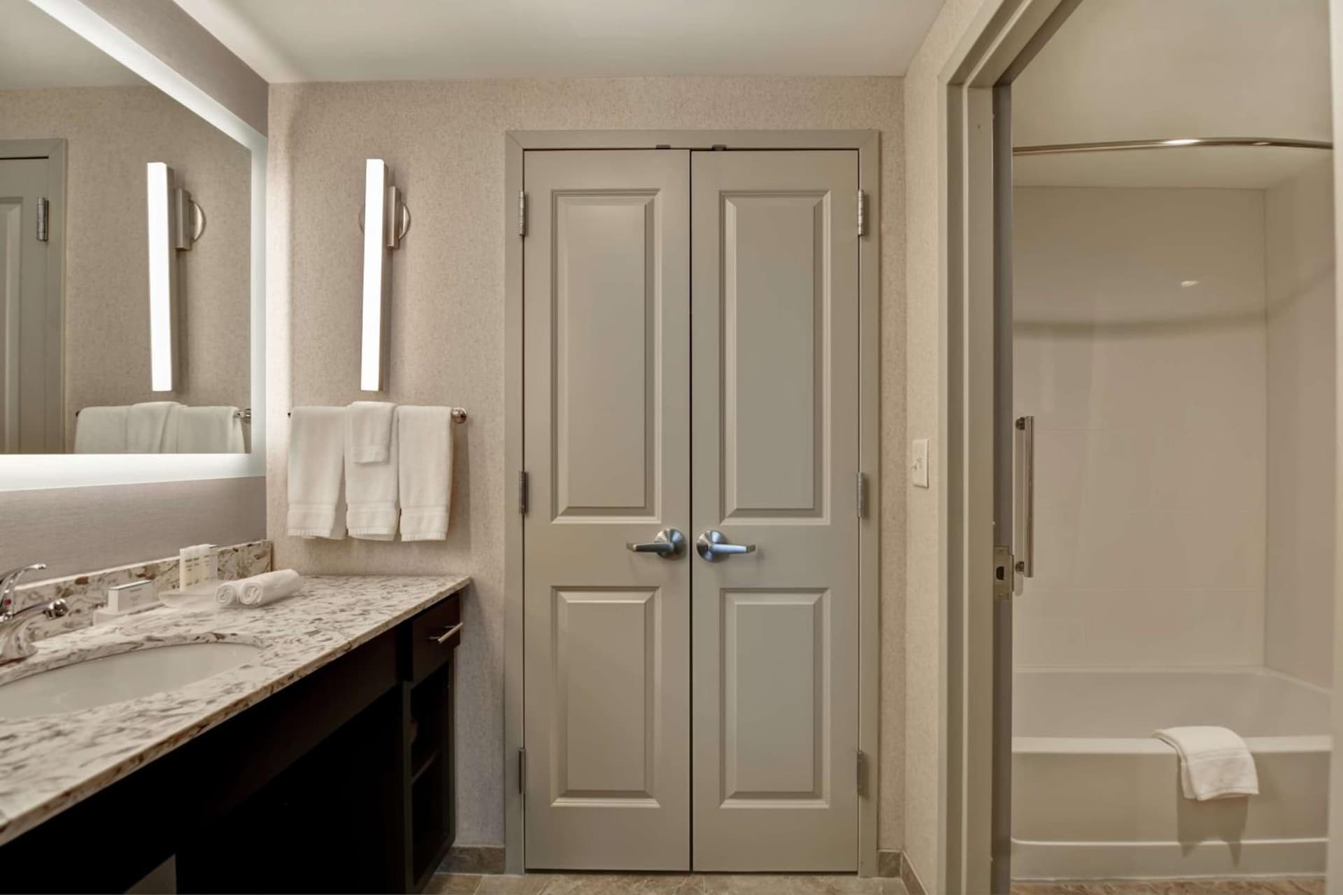 Homewood Suites By Hilton Poughkeepsie gallery photo in Poughkeepsie, NY — image 42
