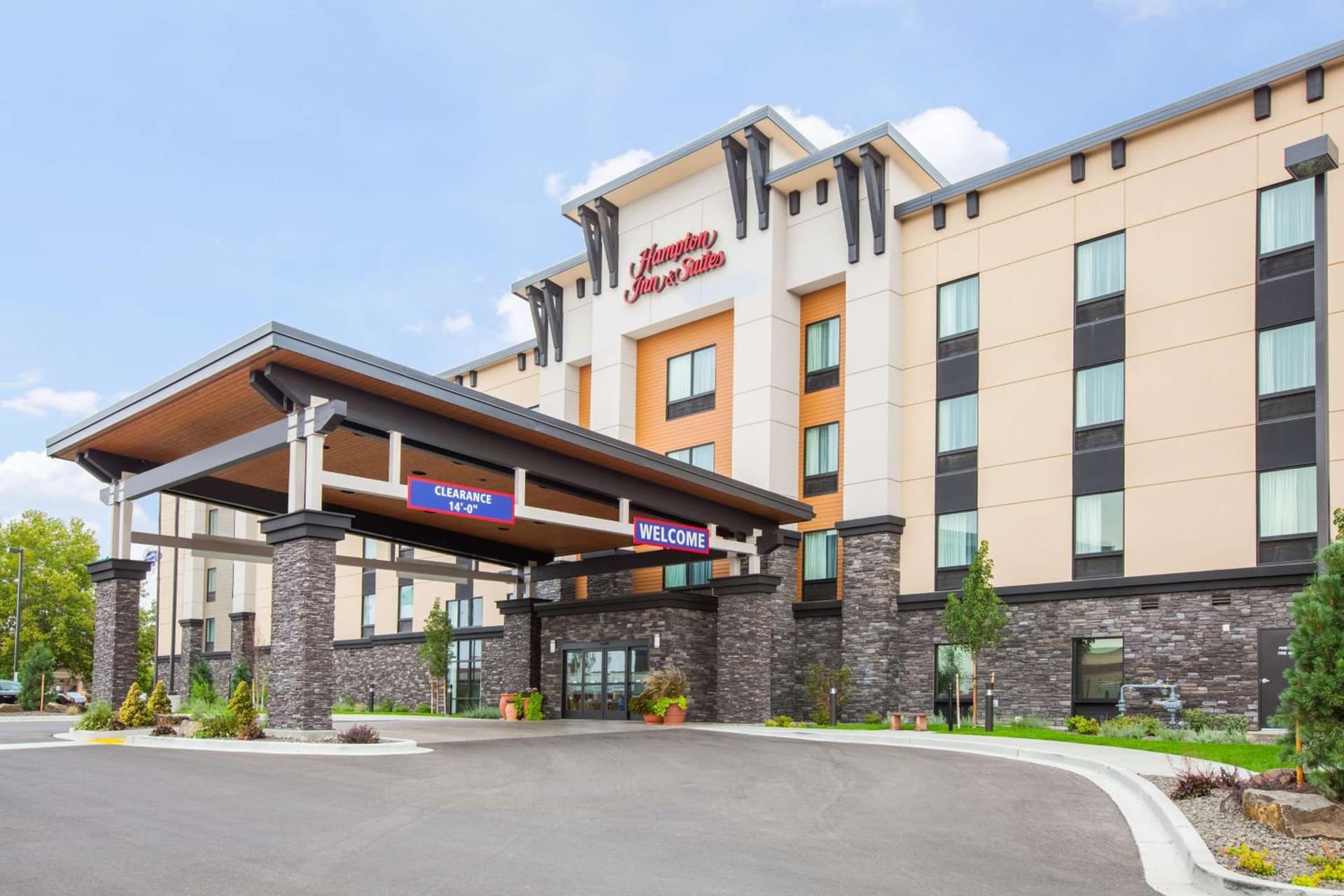 Hampton Inn & Suites Pasco/Tri-Cities, WA featured exterior or lobby in West Pasco, WA — similar hotel