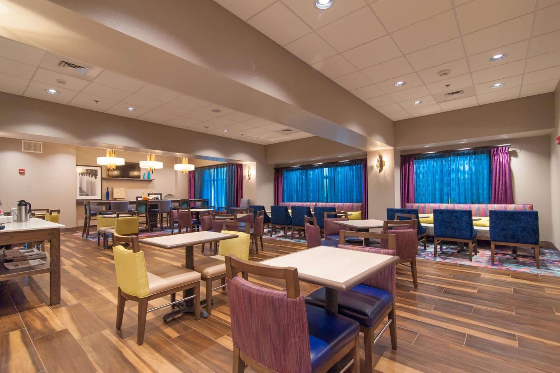 Hampton Inn Norwich gallery photo in Norwich, CT — image 48
