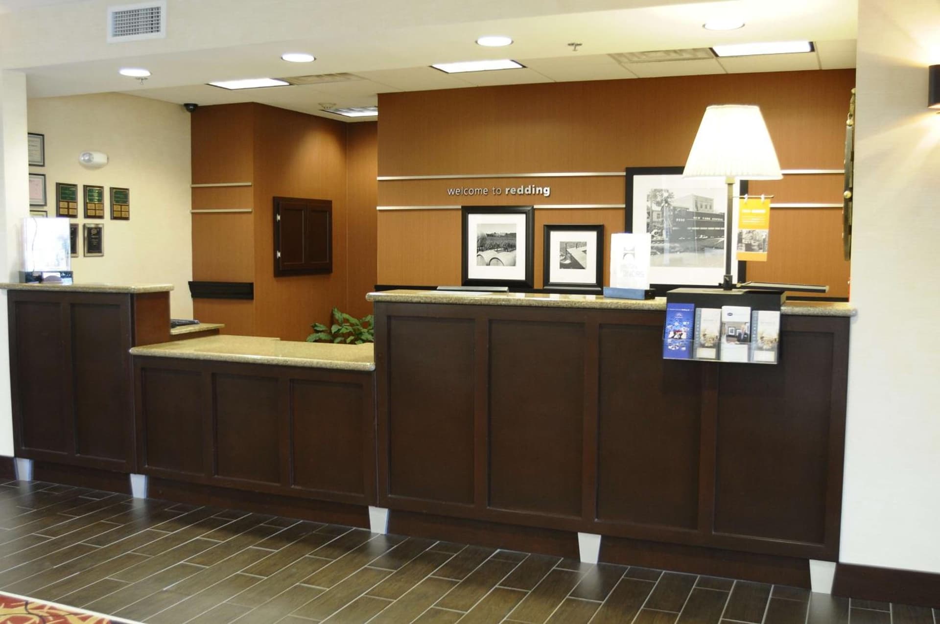 Hampton Inn & Suites Redding interior in Redding, CA — gallery photo 2