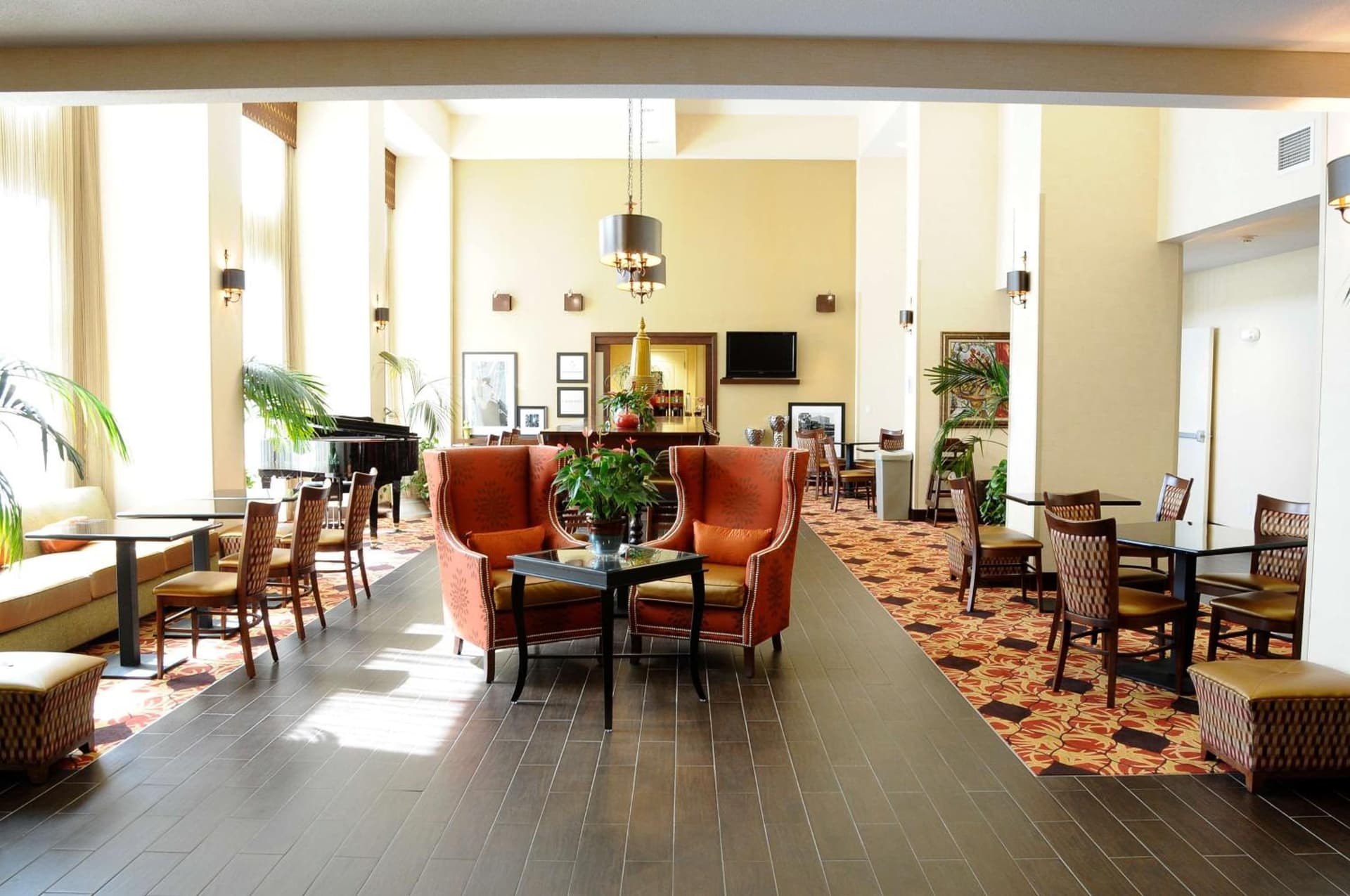 Hampton Inn & Suites Redding property views in Redding, CA — gallery photo 3