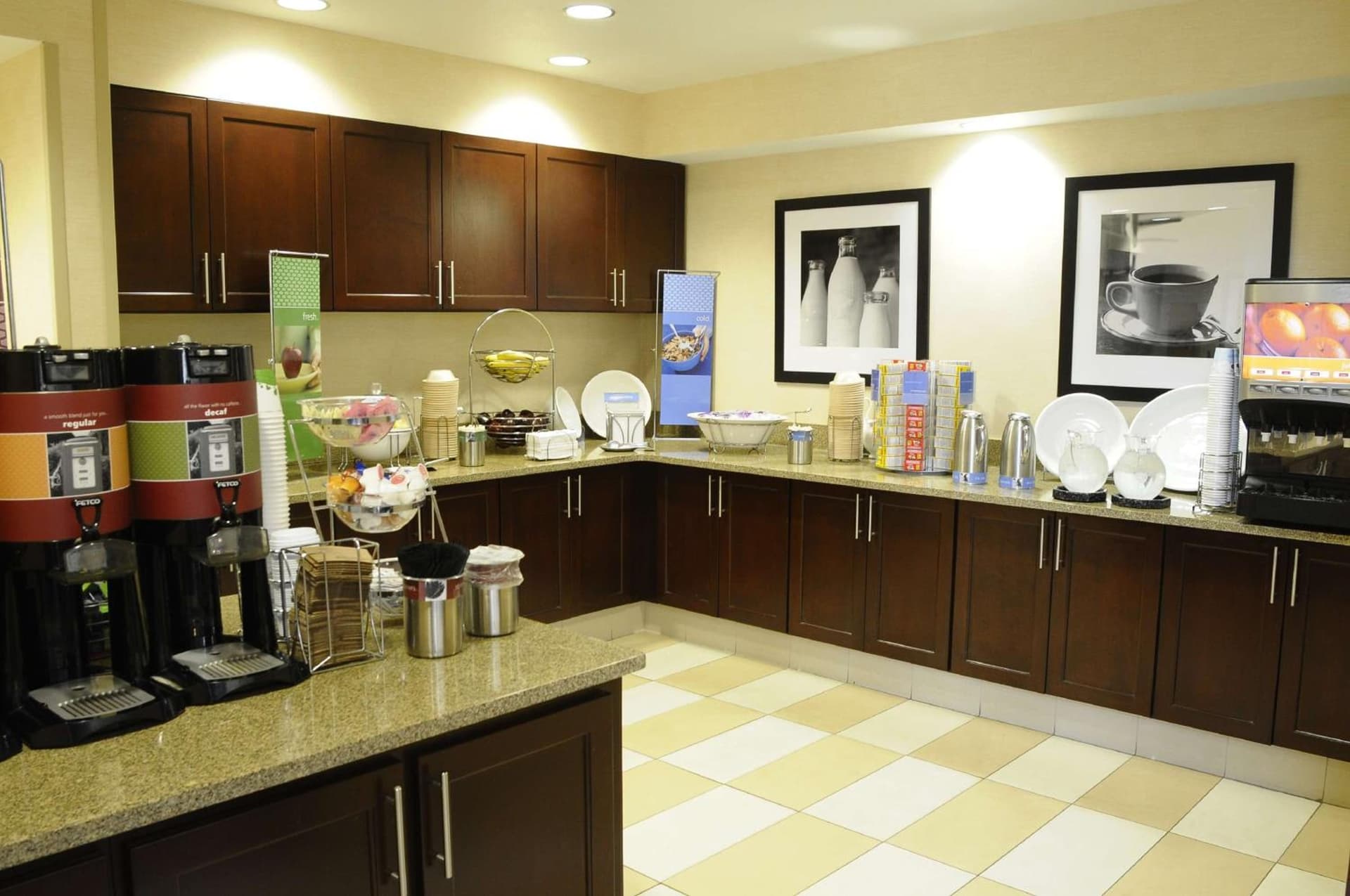 Hampton Inn & Suites Redding gallery photo in Redding, CA — image 15