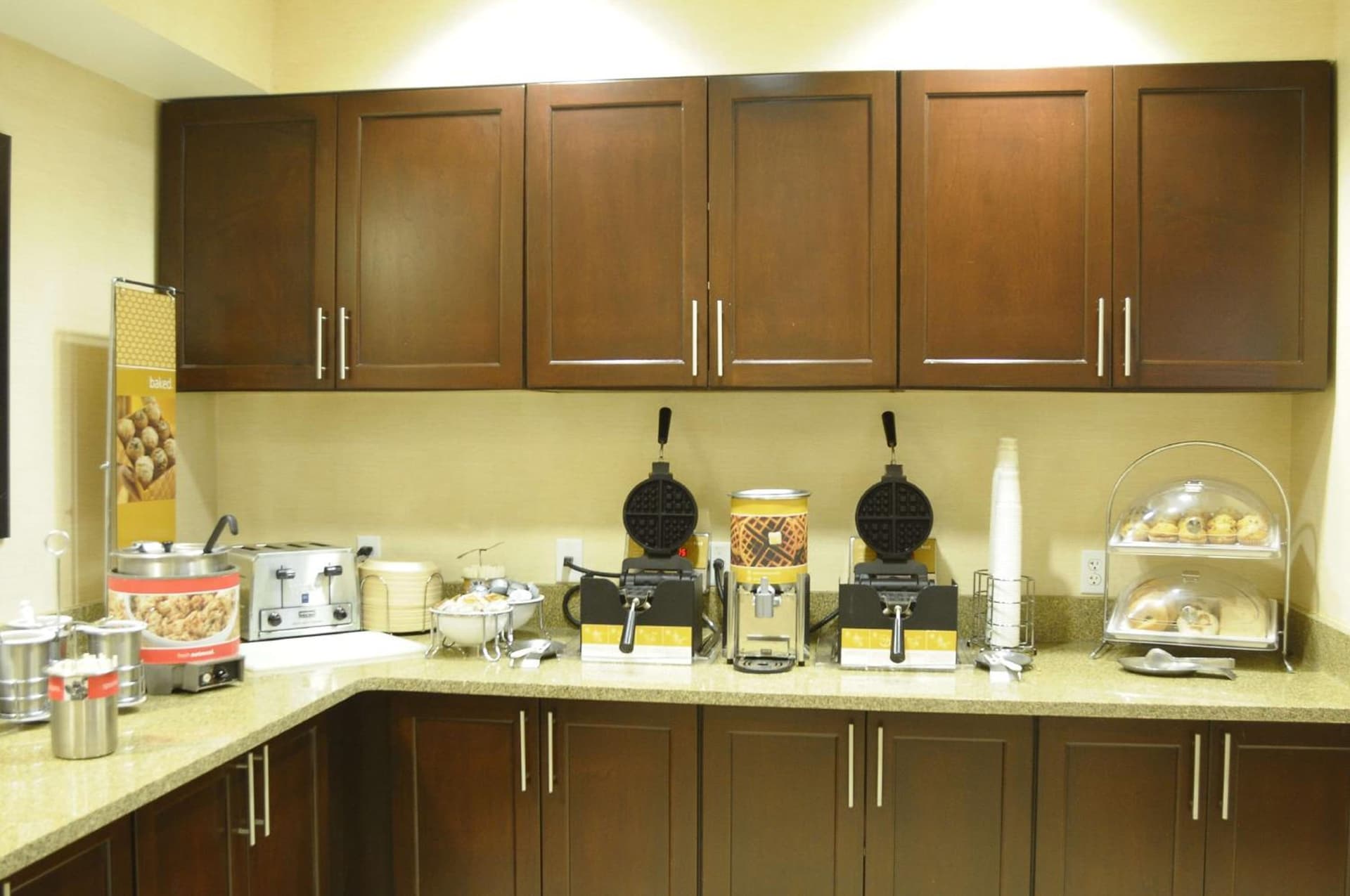 Hampton Inn & Suites Redding gallery photo in Redding, CA — image 12