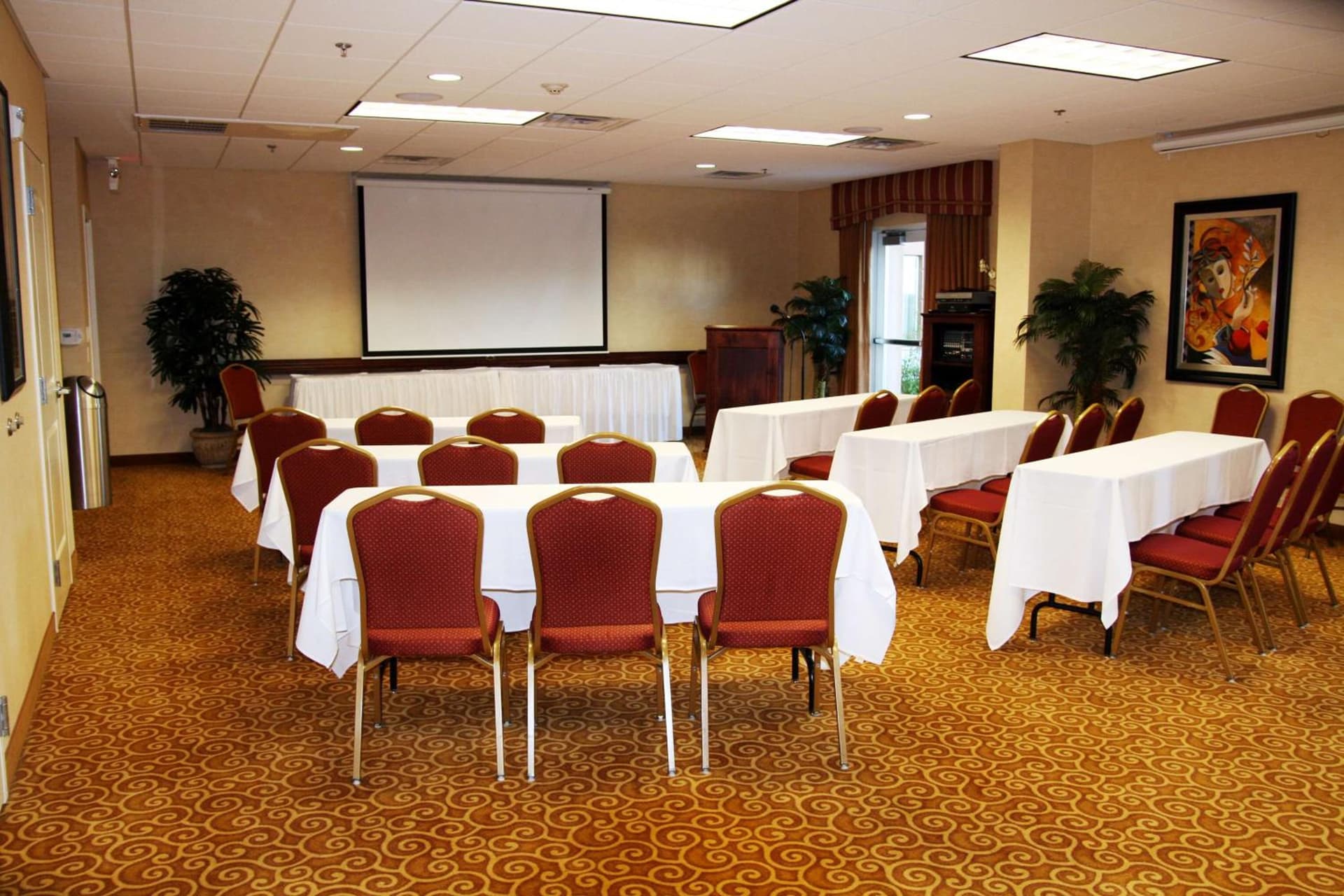 Hampton Inn & Suites Redding gallery photo in Redding, CA — image 14