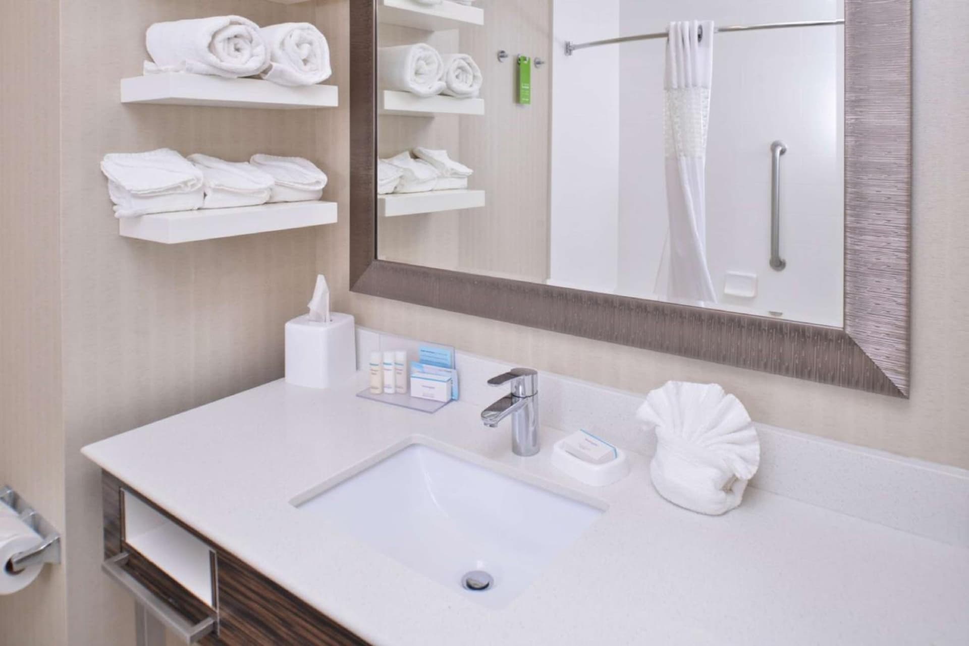 Hampton Inn & Suites Bend gallery photo in Bend, OR — image 8