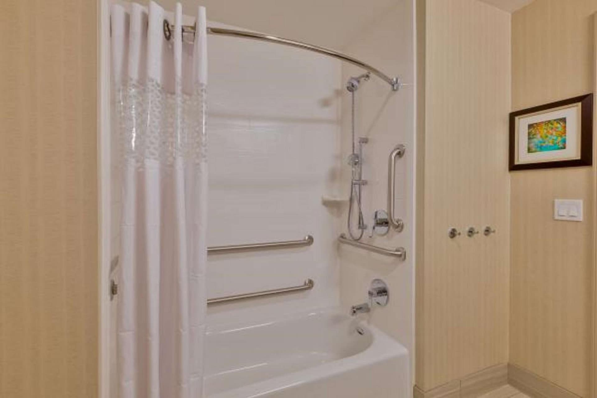 Hampton Inn & Suites Bend gallery photo in Bend, OR — image 7