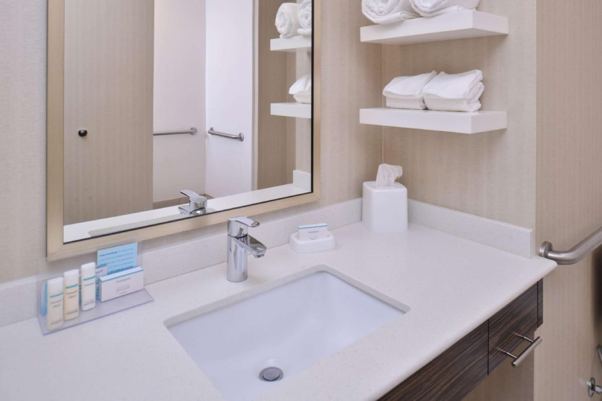 Hampton Inn & Suites Bend gallery photo in Bend, OR — image 4