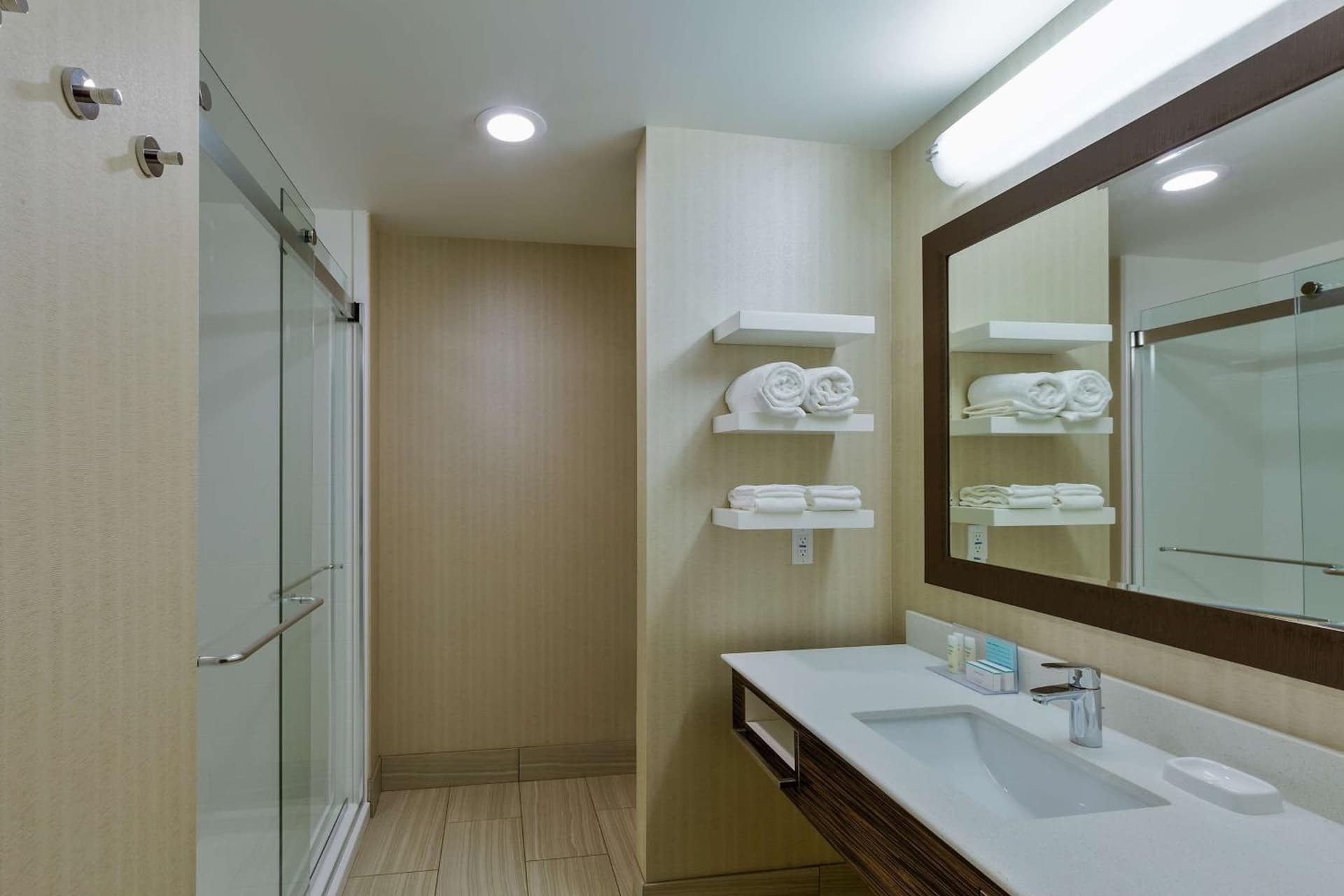 Hampton Inn & Suites Bend gallery photo in Bend, OR — image 24
