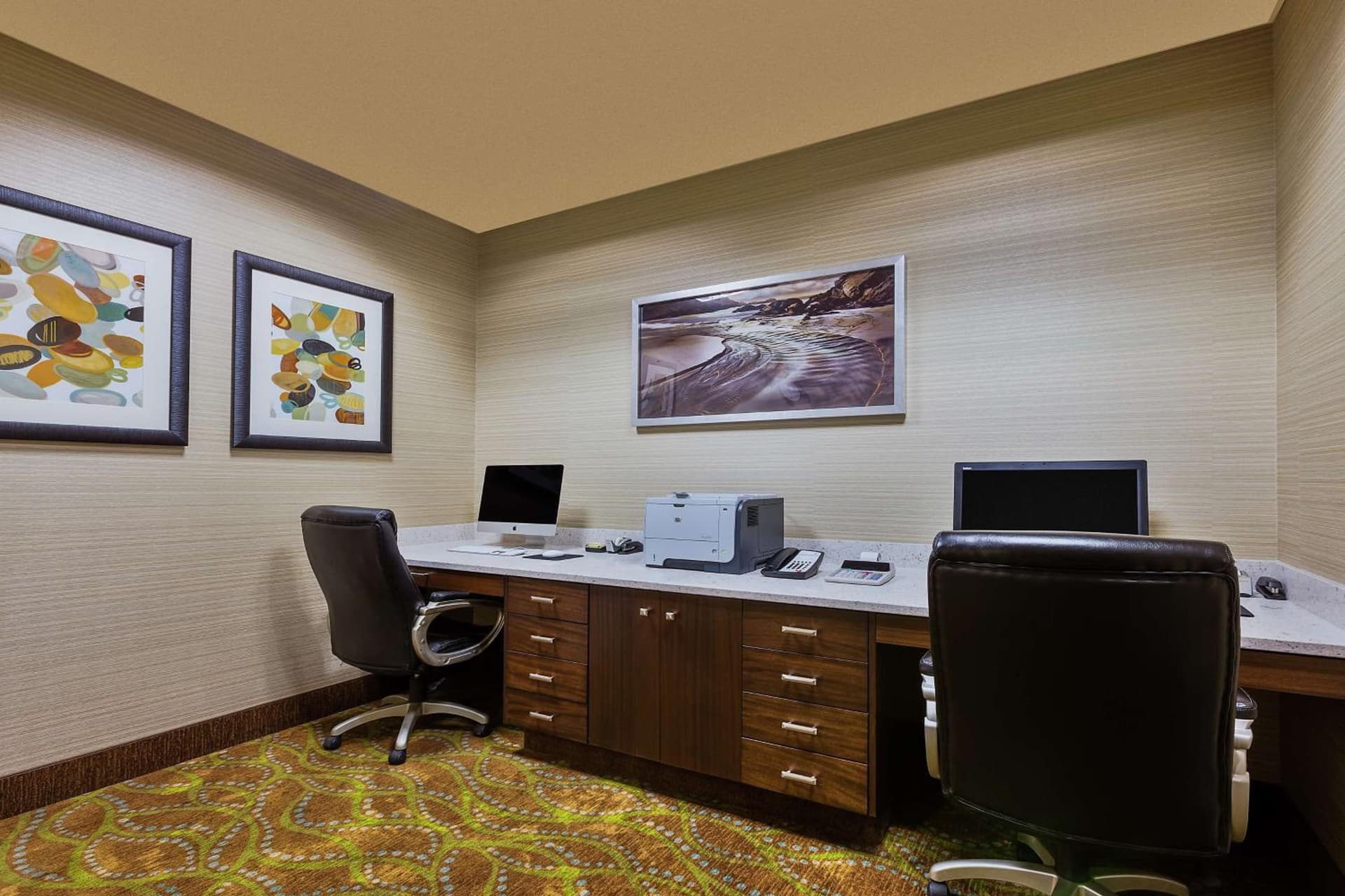 Hampton Inn & Suites Bend gallery photo in Bend, OR — image 31