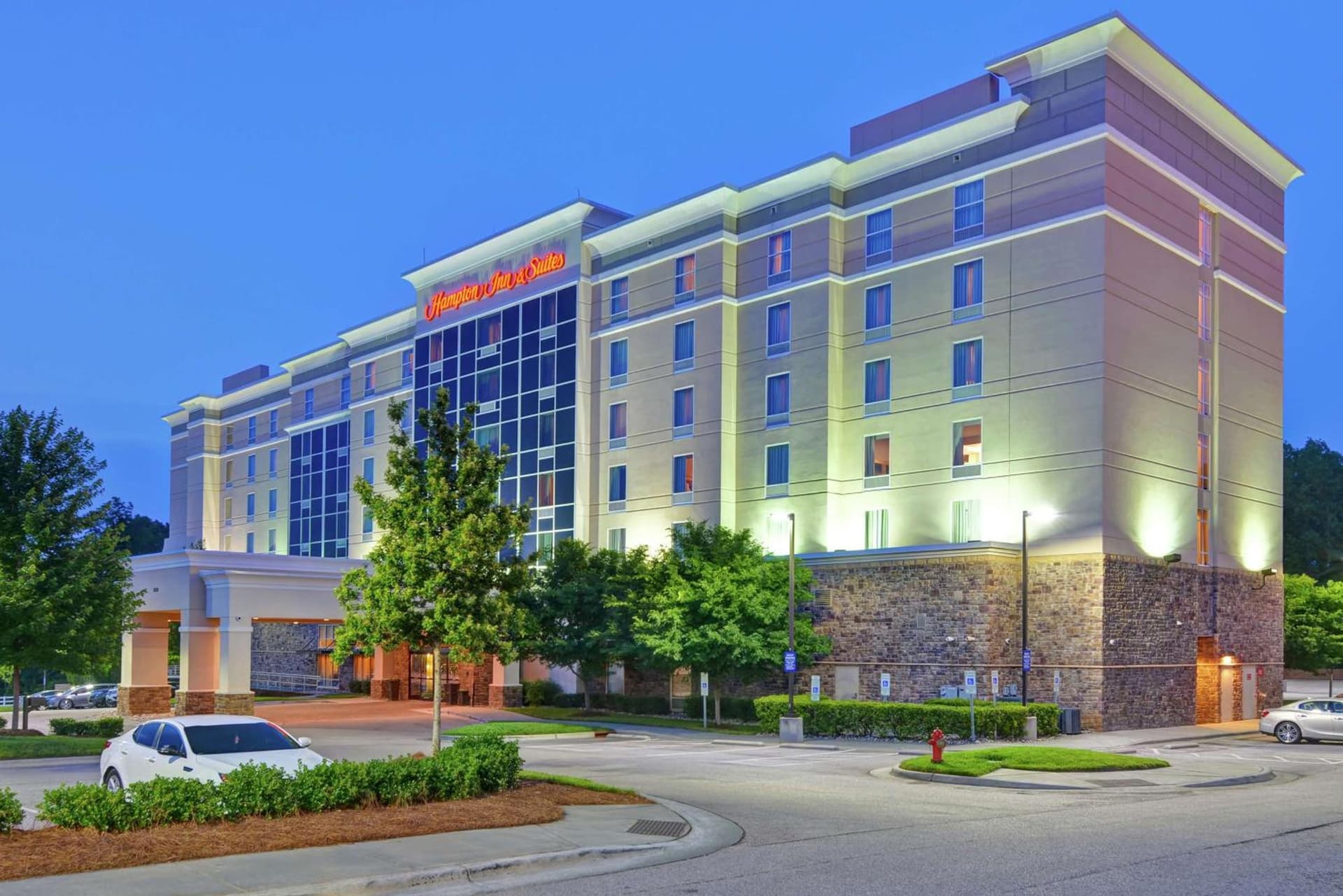 Hampton Inn & Suites Crabtree property views in Raleigh, NC — gallery photo 3
