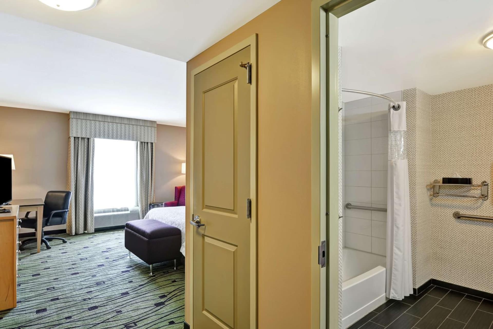 Hampton Inn & Suites Crabtree gallery photo in Raleigh, NC — image 10