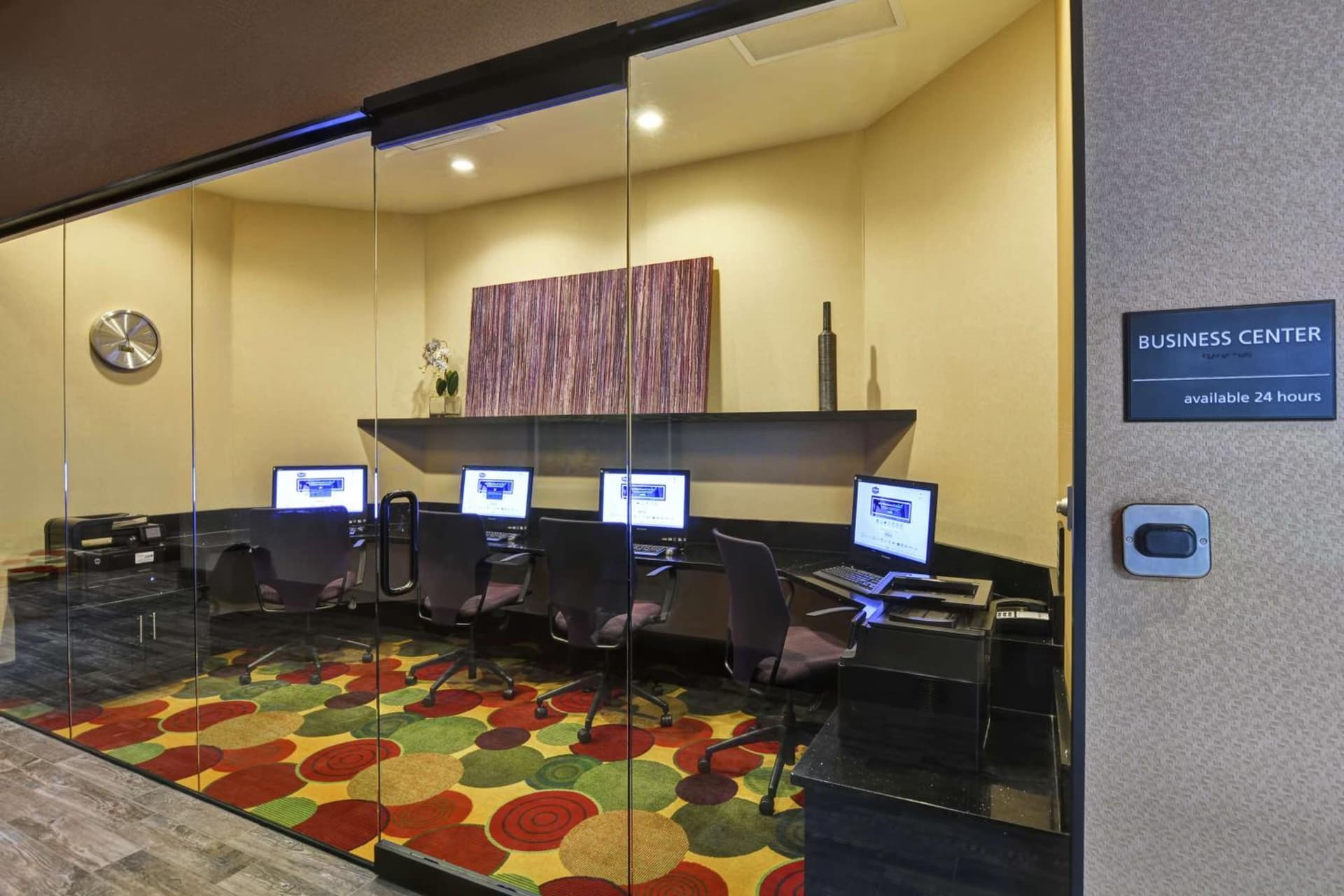Hampton Inn & Suites Crabtree gallery photo in Raleigh, NC — image 17